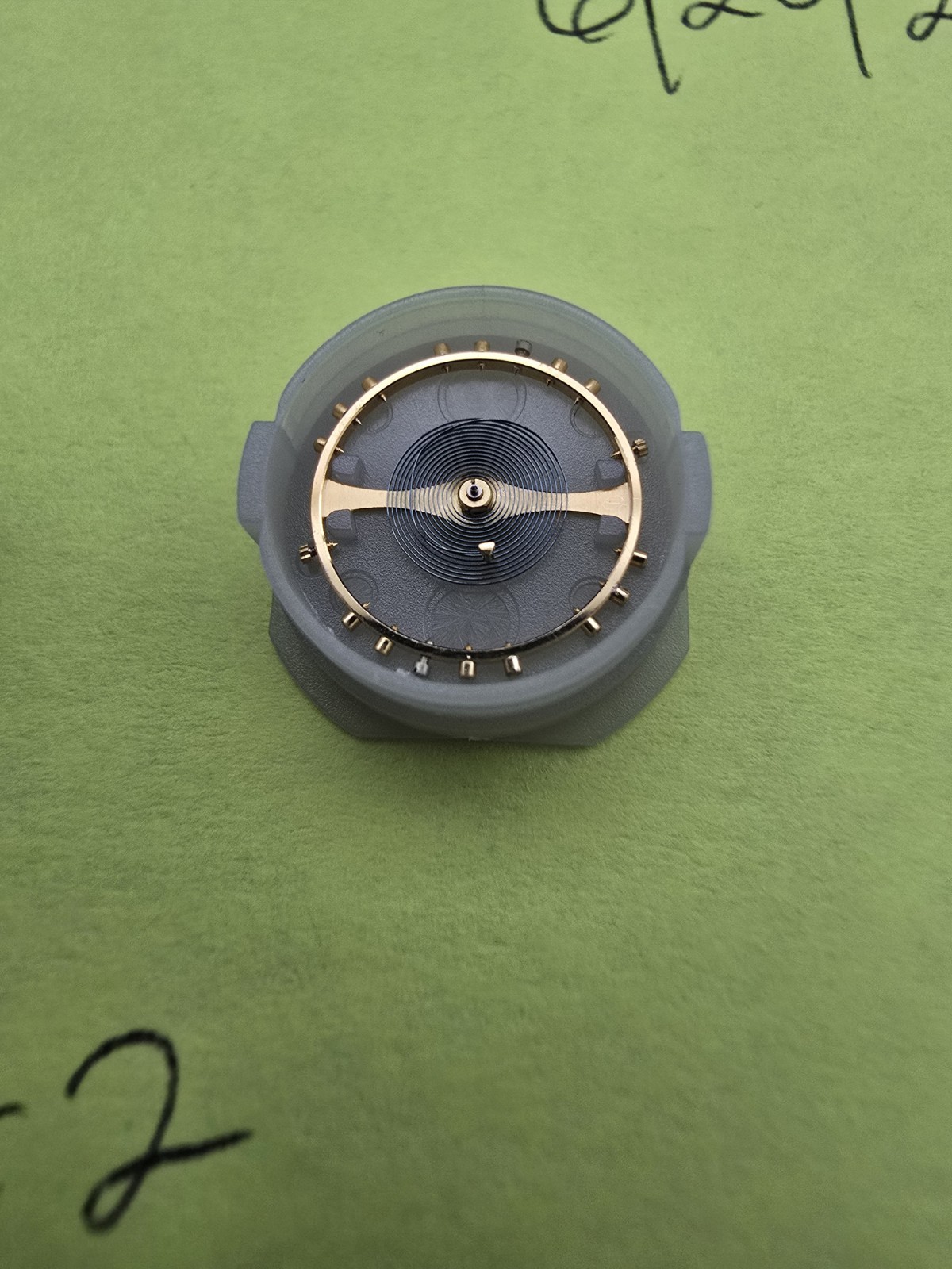 Rolex 1530 1520 1570 1556 8106 Balance Wheel Complete Blue Hairspring.