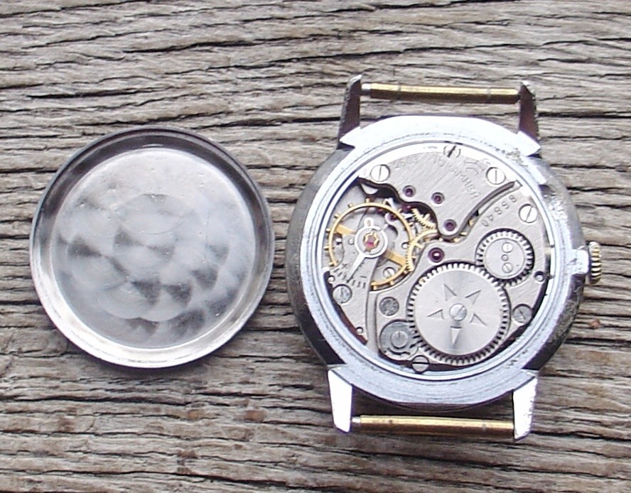Vintage Llaudia (Europa) 2 jewels Light Brown Travel Alarm Clock Germany