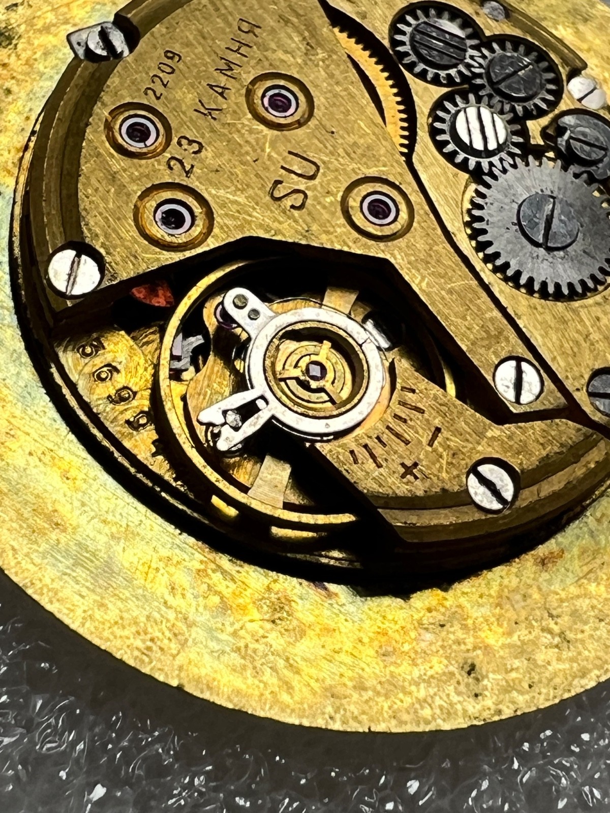 USSR LUCH movement 2209 caliber Gold Plated watch mechanism. FOR PARTS .