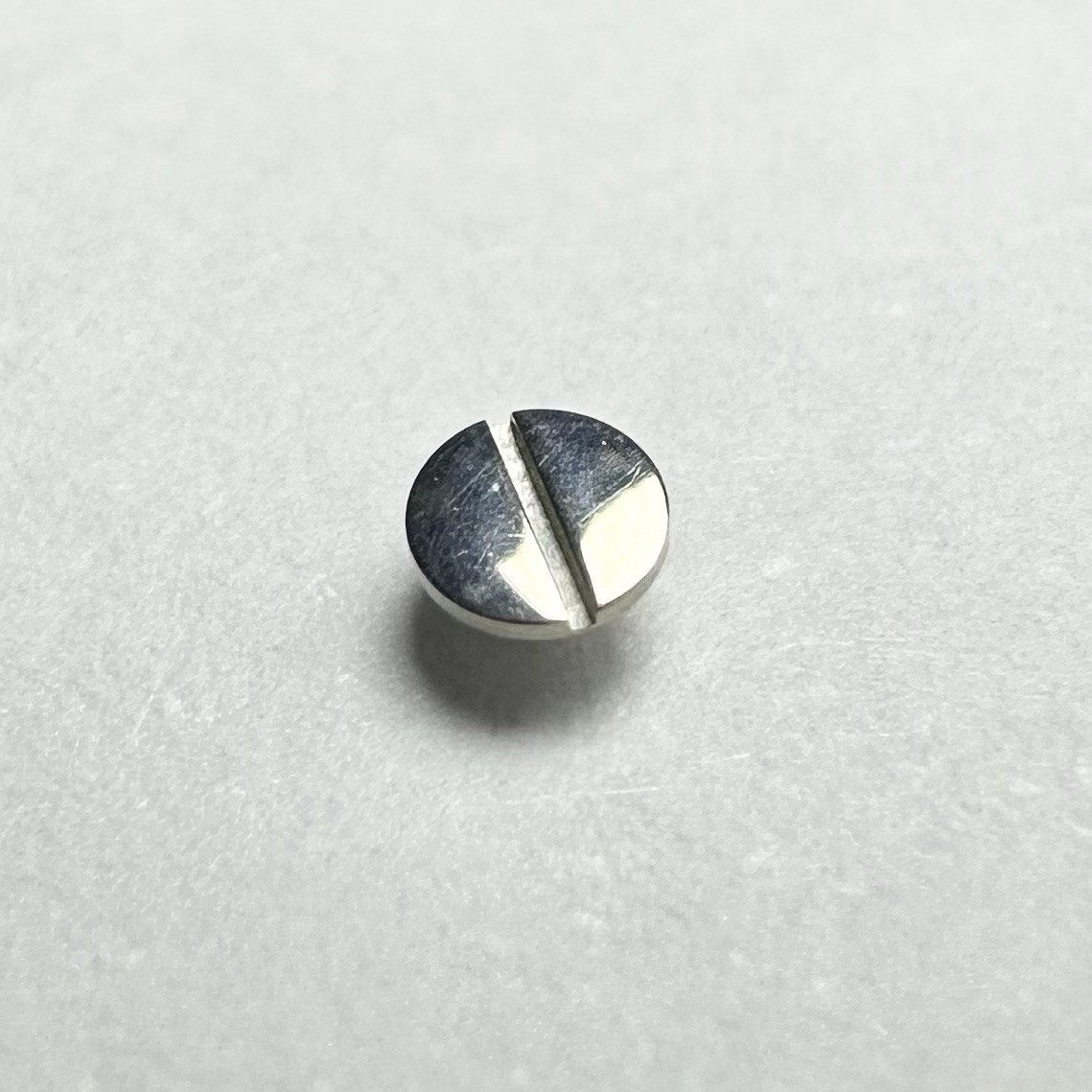 022 494 NOS PILLAR WHEEL SCREW, FIRST COUPLING LEVER SCREW FOR SEIKO 6138 6139
