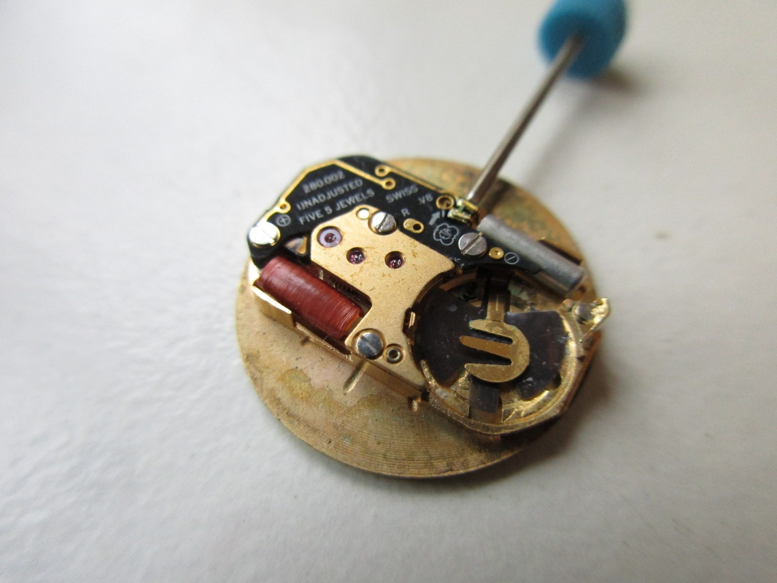 ETA cal. 280.002 Swiss quartz watch movement & Commodoor dial – running