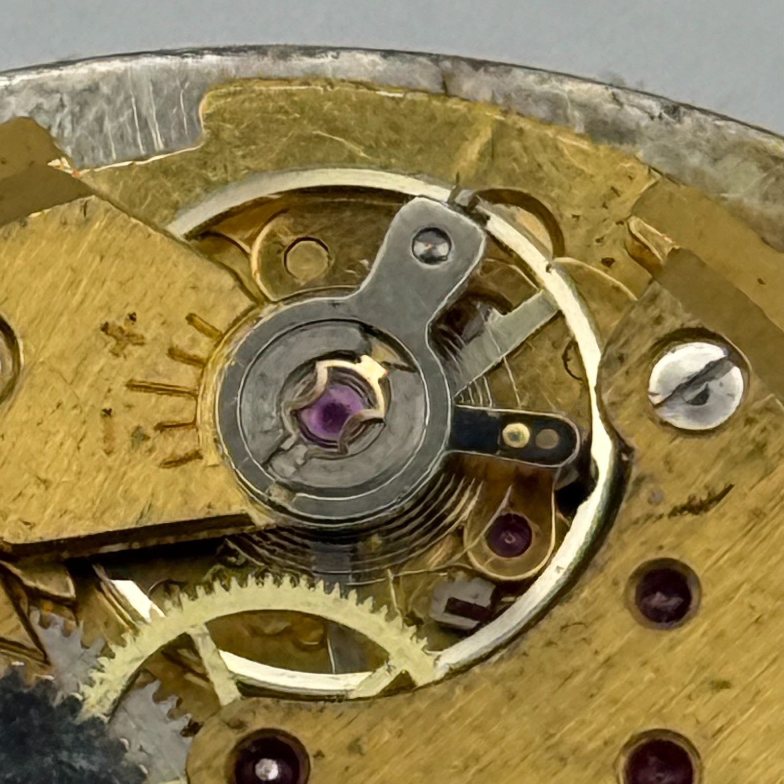 Peseux 7056 Watch Movement Rotary 17 Jewels Incabloc Date Manual Wind Parts 26mm