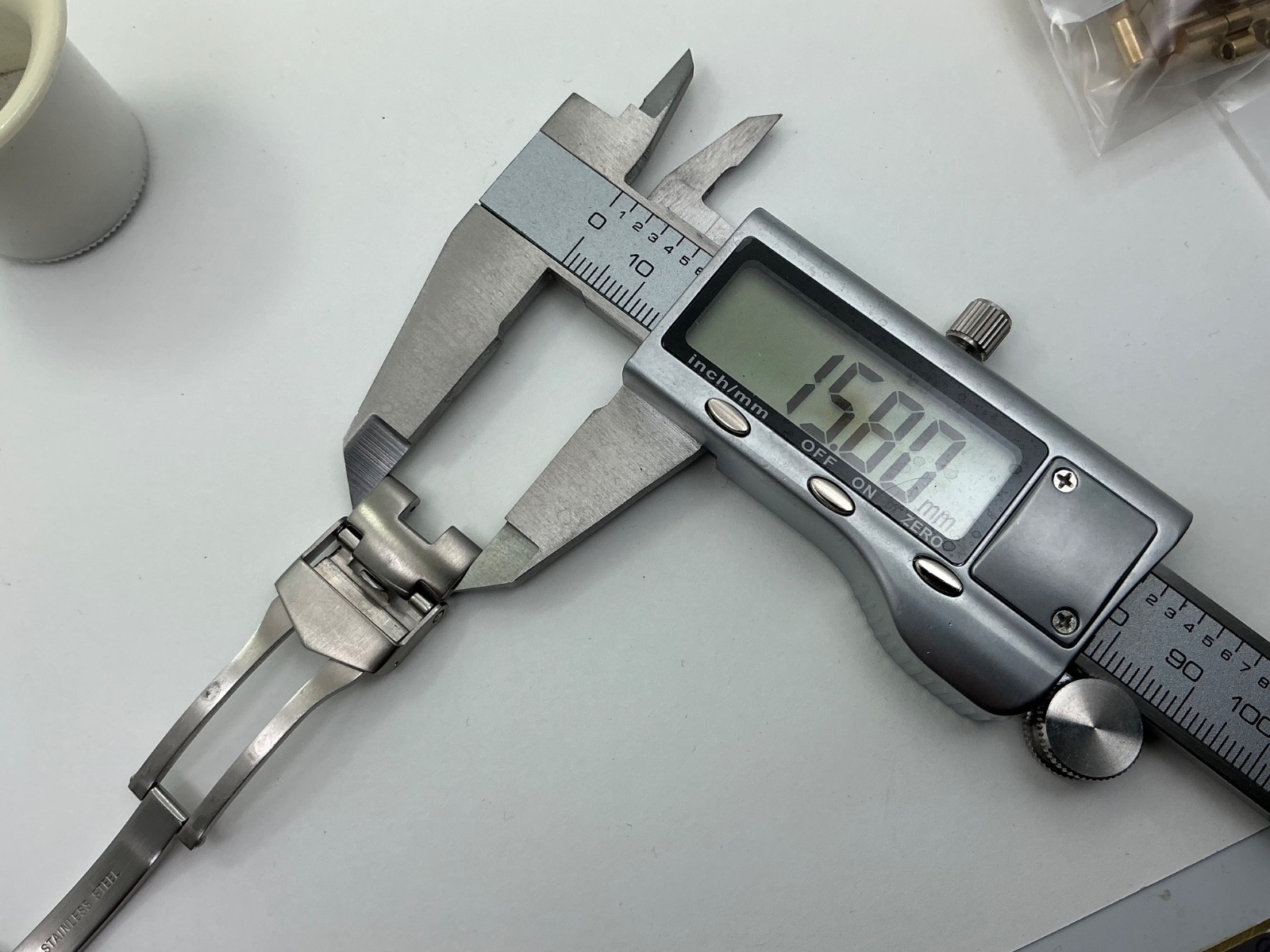 VICTORINOX CHRONO-RACER V7-25X stainless steel clasp
