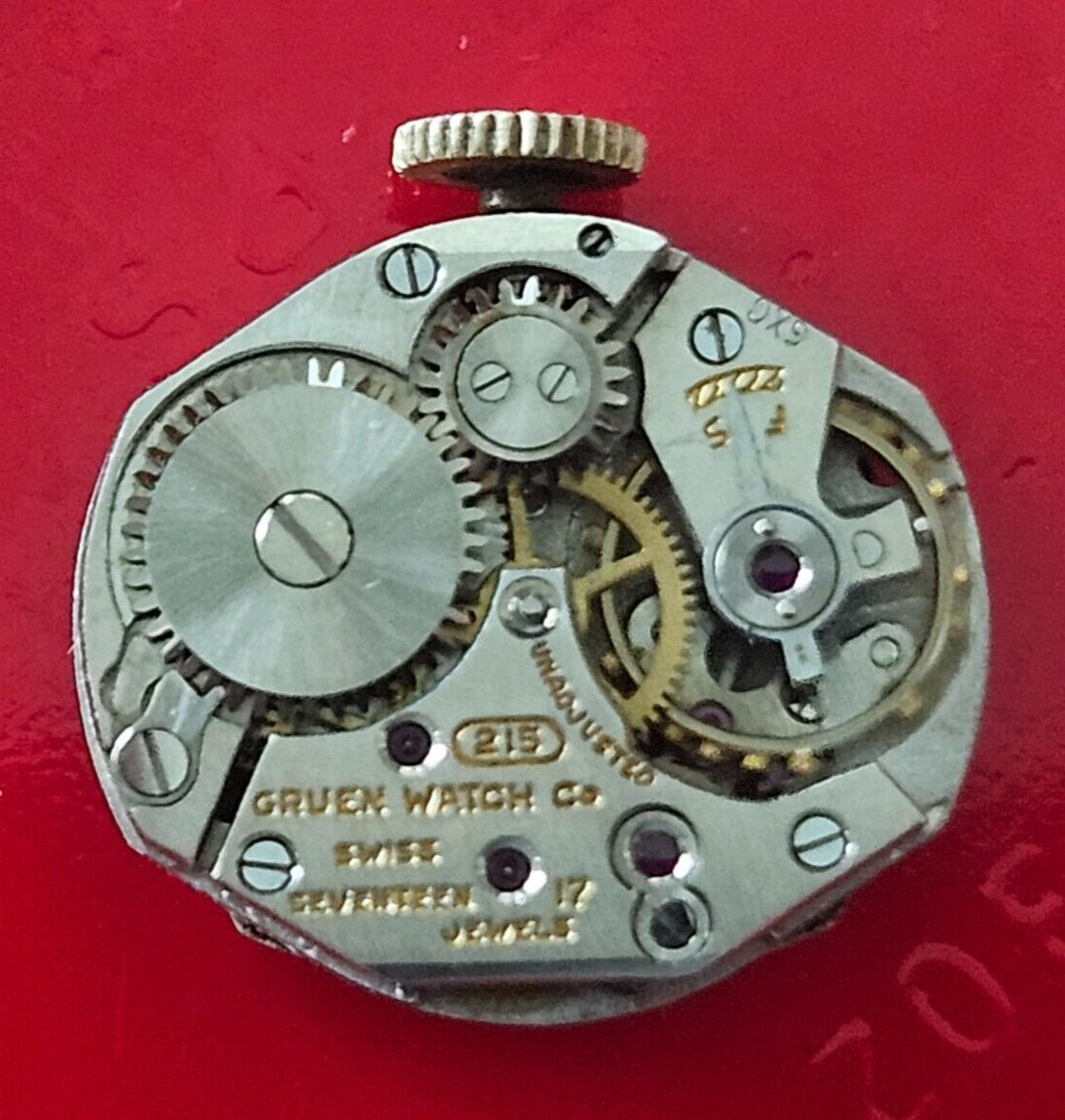VINTAGE~GRUEN VERI-THIN 215~17 JEWEL SWISS WATCH MOVEMENT