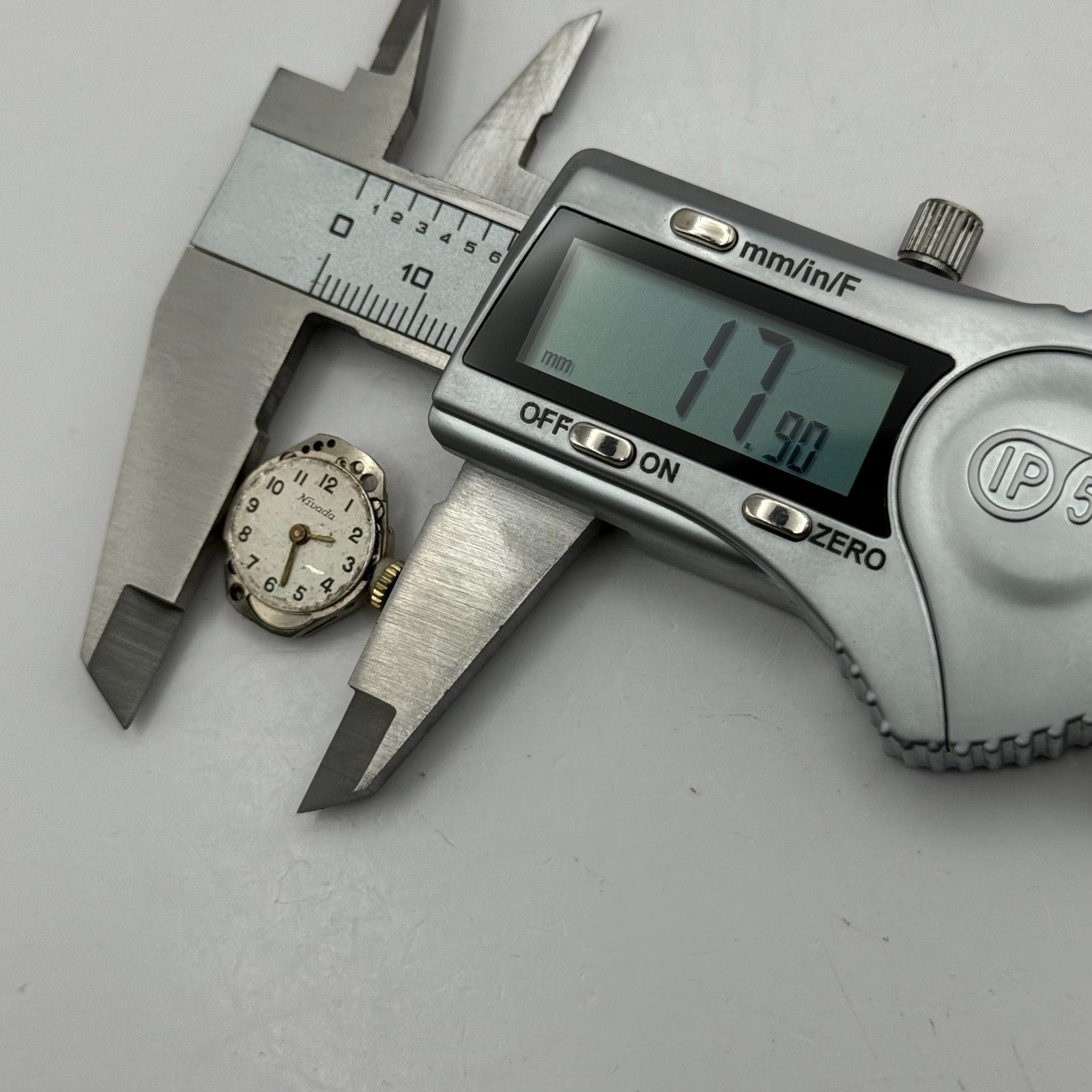 FHF 69-21 Watch Movement Nivada Swiss 17 Jewels Manual Wind Parts Repair 15.3mm