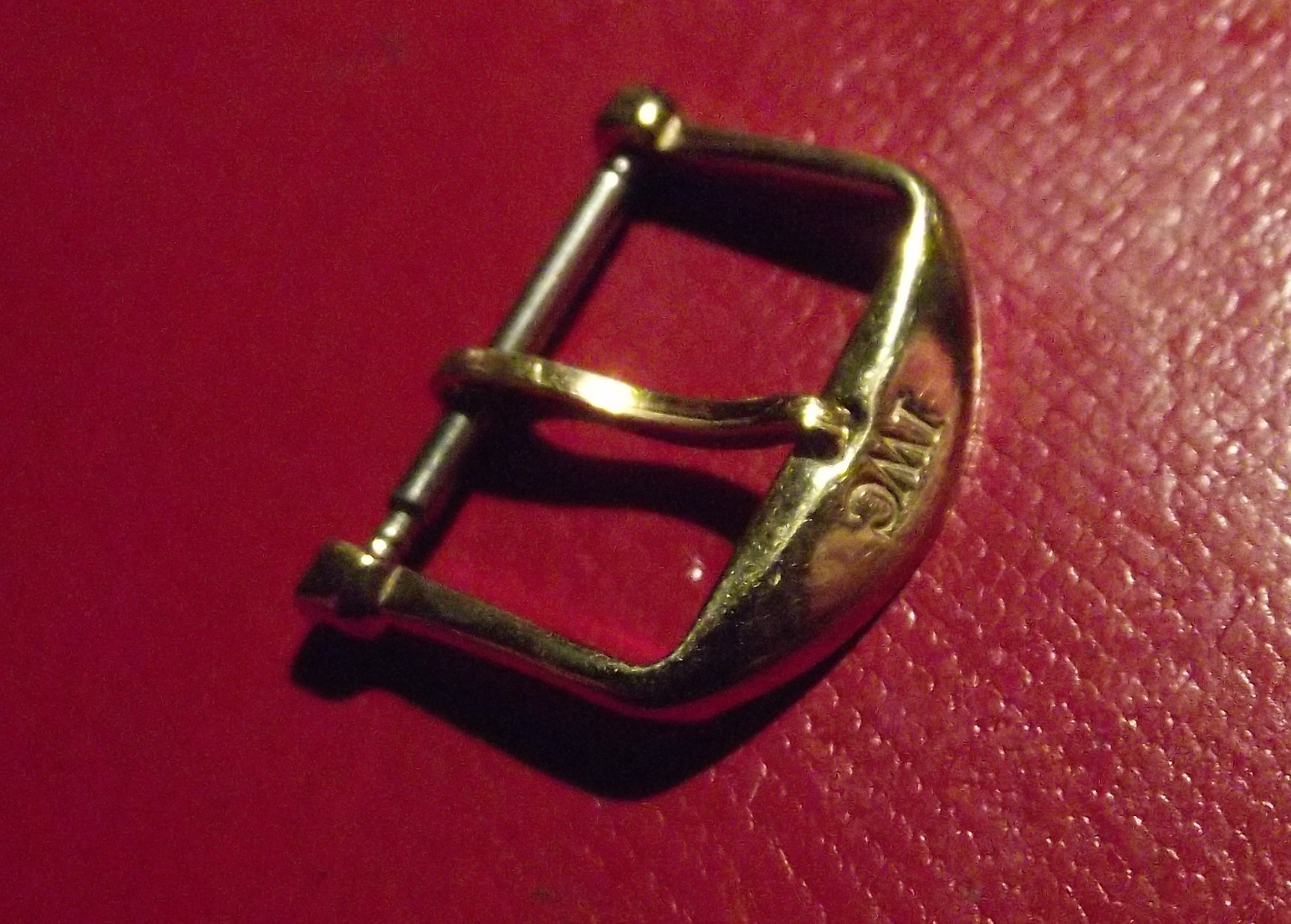 I.W.C. – RARE VINTAGE BUCKLE – 16mm INSIDE – YELLOW GOLD COLOR – SWISS MADE