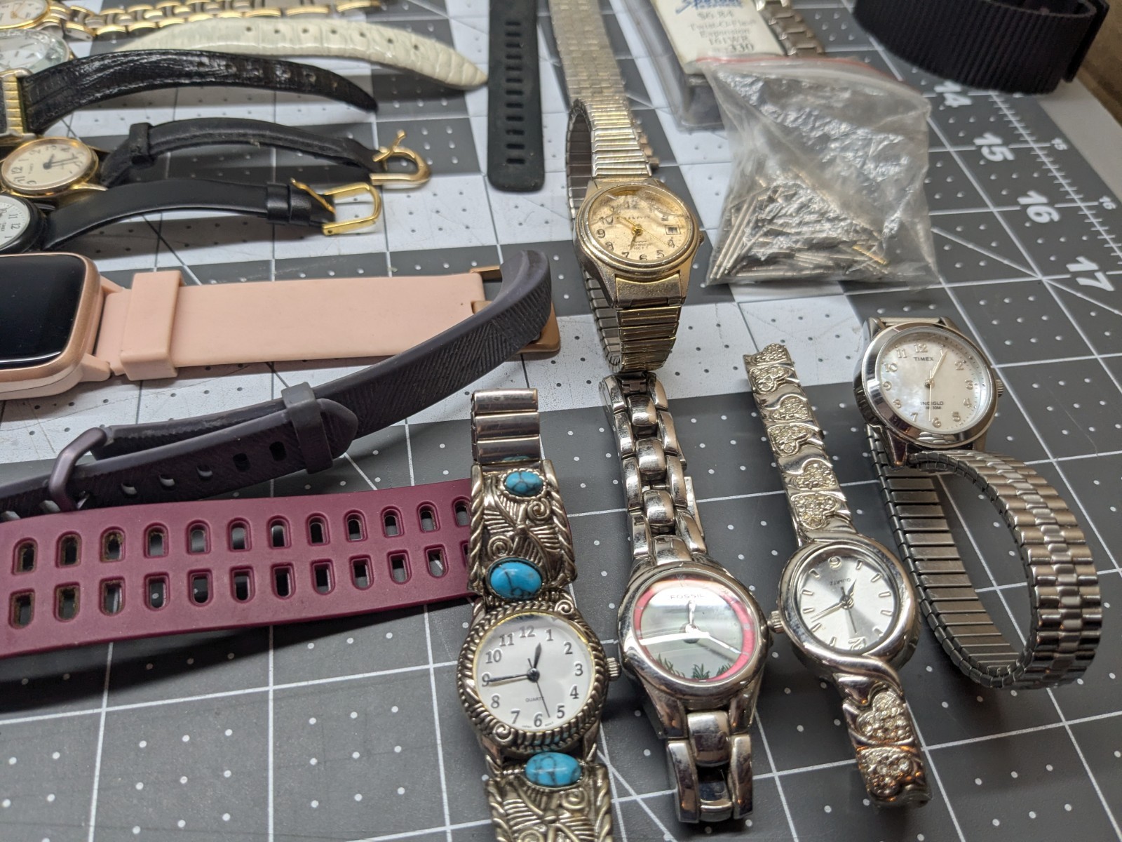 Bulk Watch Lot Timex,Fossil,Quartz Movements 25 Watches + Accessories