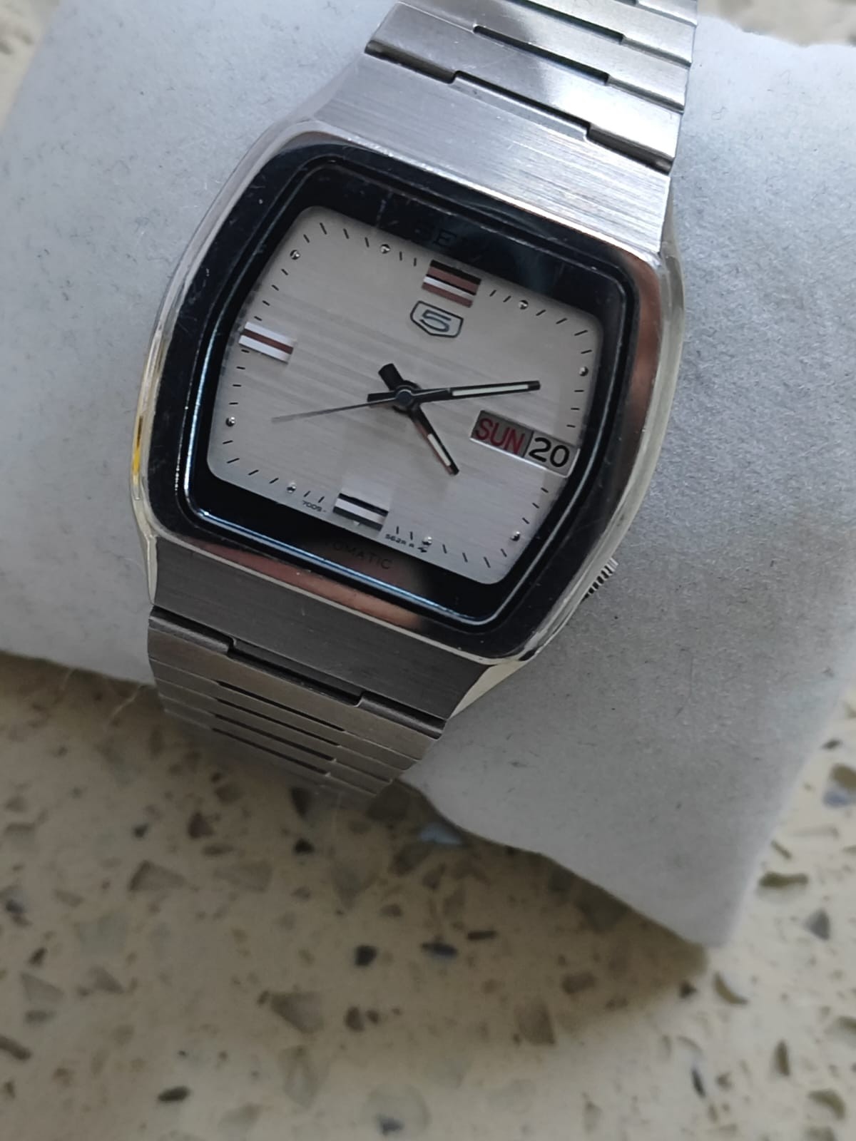 1982s – Seiko NOS Rare Vintage Seiko 5 Automatic 7009-5450 Silver Dial Working