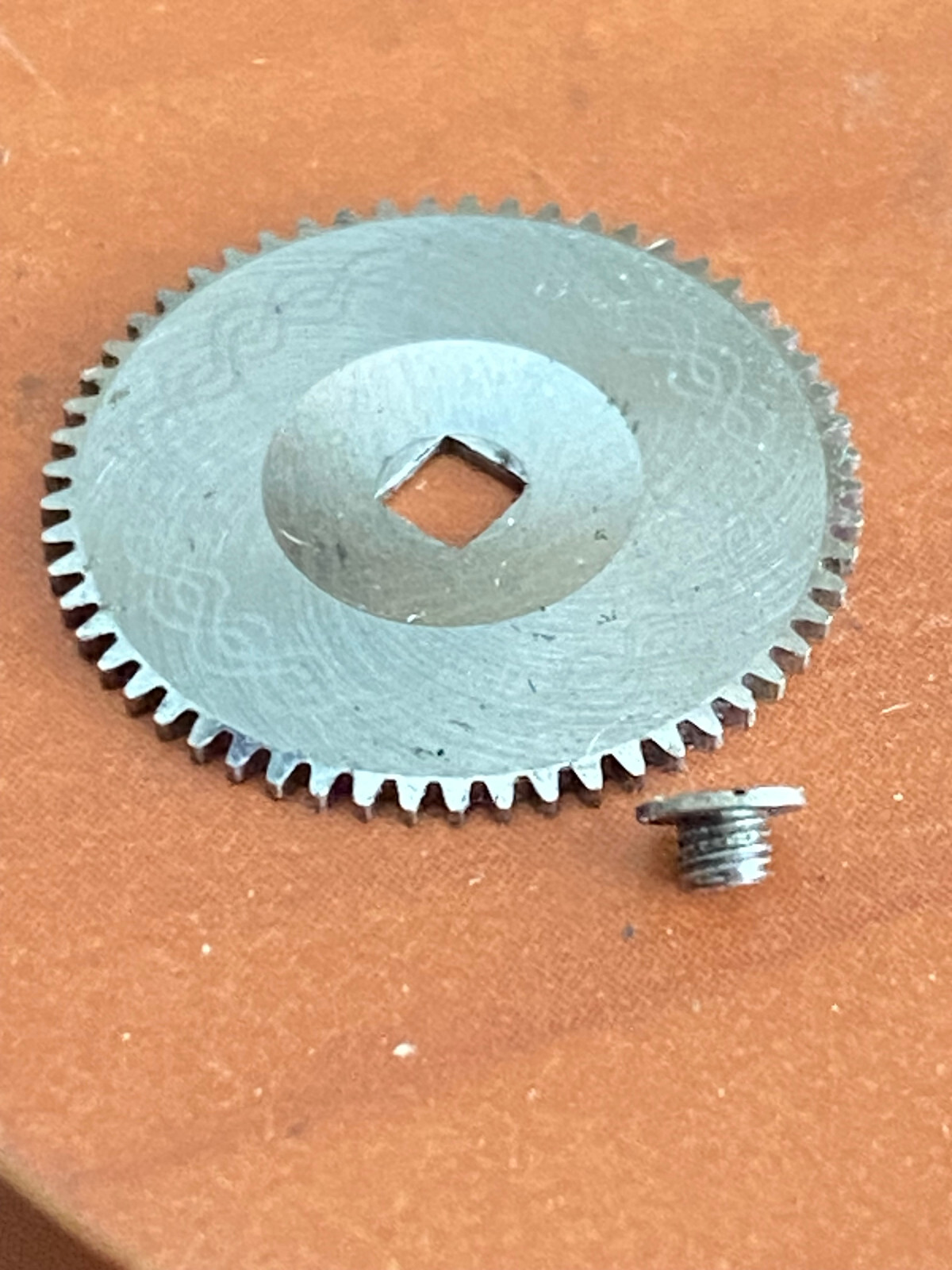 VINTAGE RATCHET WHEEL W/SCREW FOR 16 SIZE WALTHAM CRESCENT ST. MODEL 1899. 21 J
