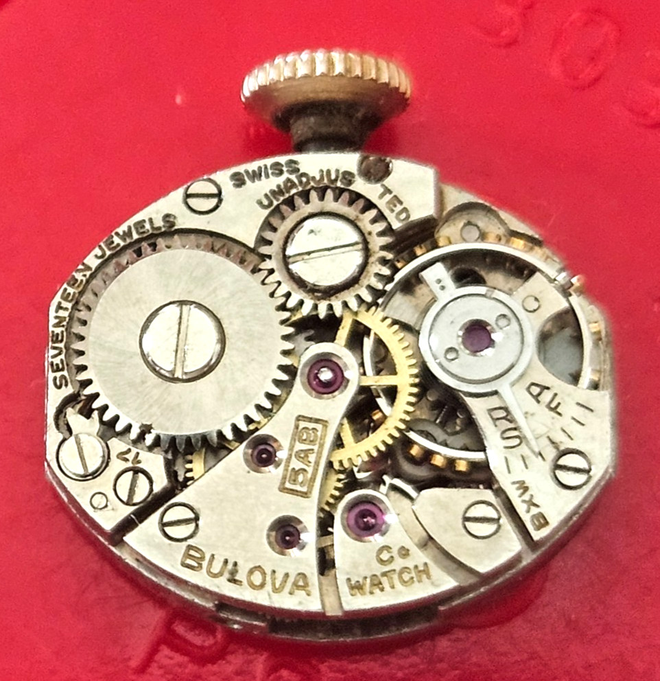 BULOVA 5AB 17J Watch Movement (BALANCE RUNS WHEN ROTATED) lot625
