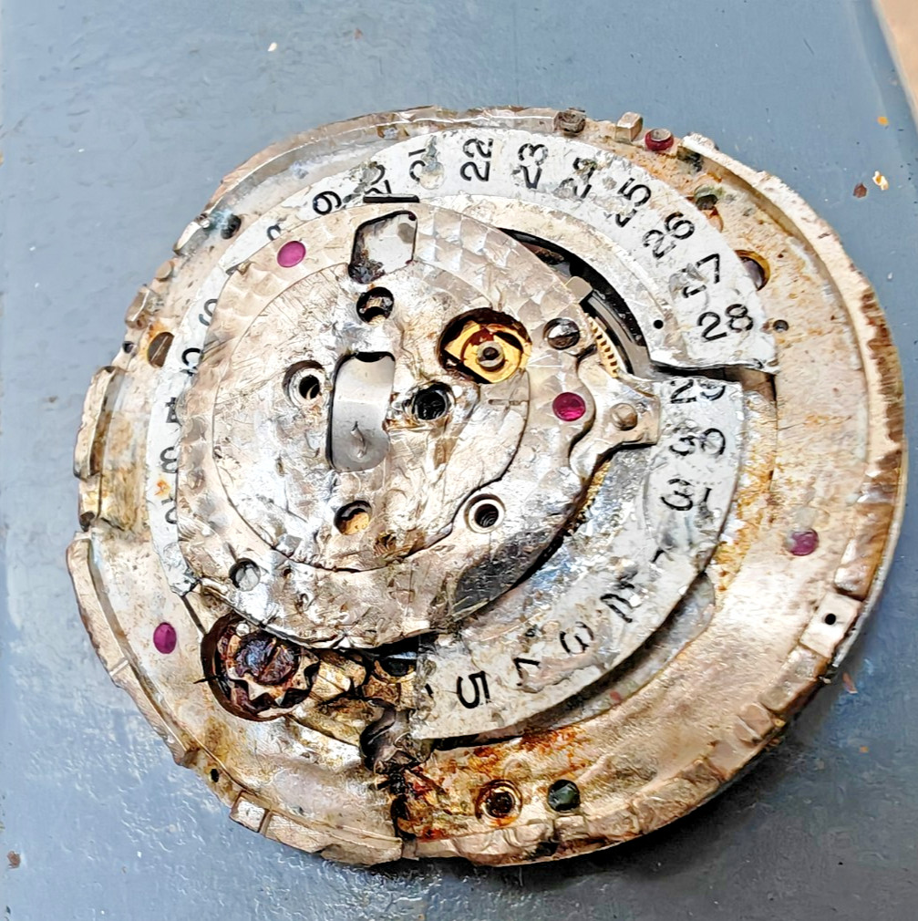 Orig ROLEX Sky-dweller movement CAL 9002 damaged incomplete crushed