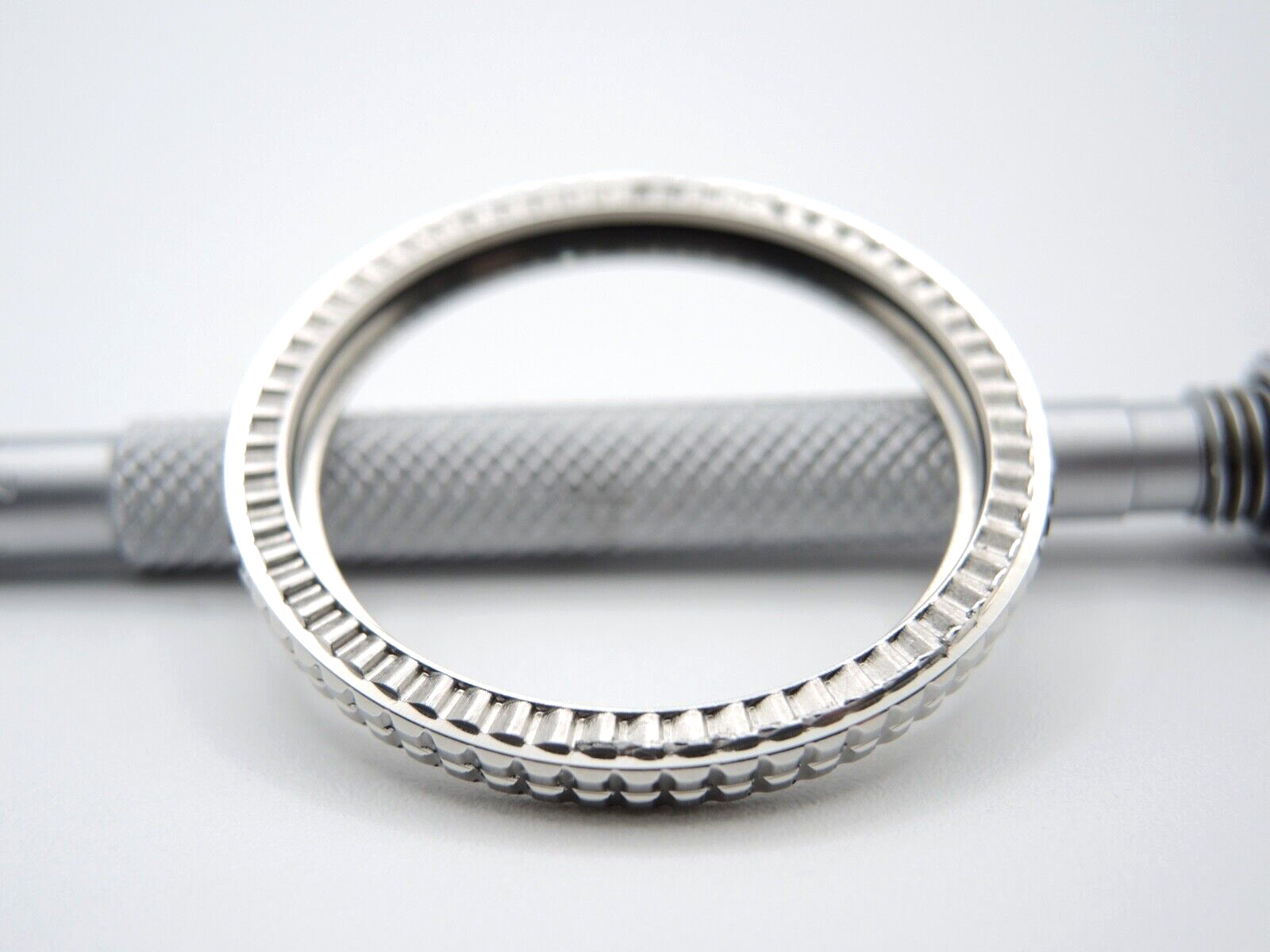 NEW STAINLESS CLASSIC STYLE ROTATING BEZEL W/ GASKET MEDIUM DIVERS SKX013/SKX015