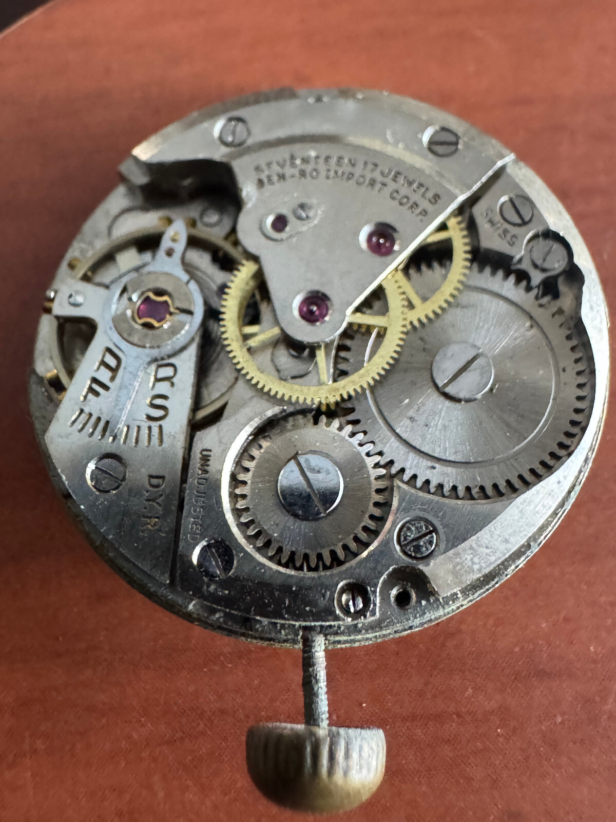 VINTAGE MEN’S DEN-RO SWISS WRIST WATCH MOVEMENT CAL. FELSA 465 KG KEEPING TIME