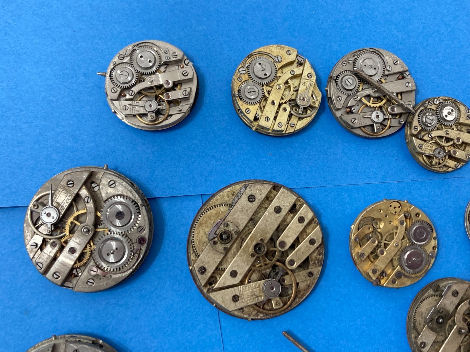 LOT OF NO.44 OLD VARIOUS POCKET WATCHES FOR POCKET WATCH TO RESTORE PARTS.