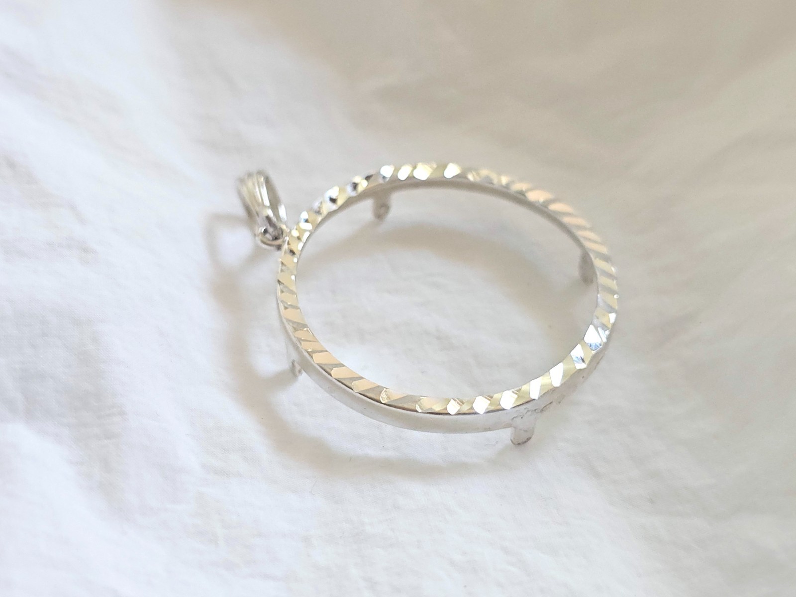 925 Sterling Silver Prong Back Diamond Cut Bezel for 30mm 50 Cent Coins