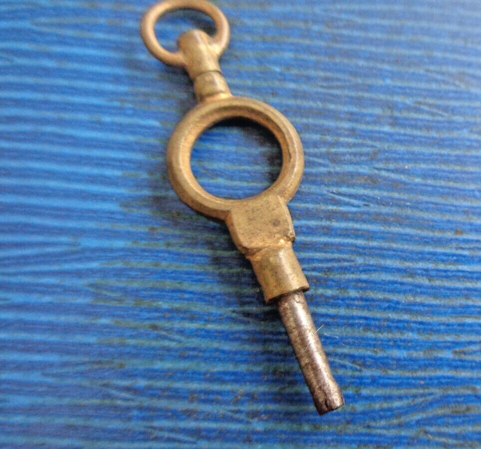 Vintage Pocket Watch RING Key – no. 0