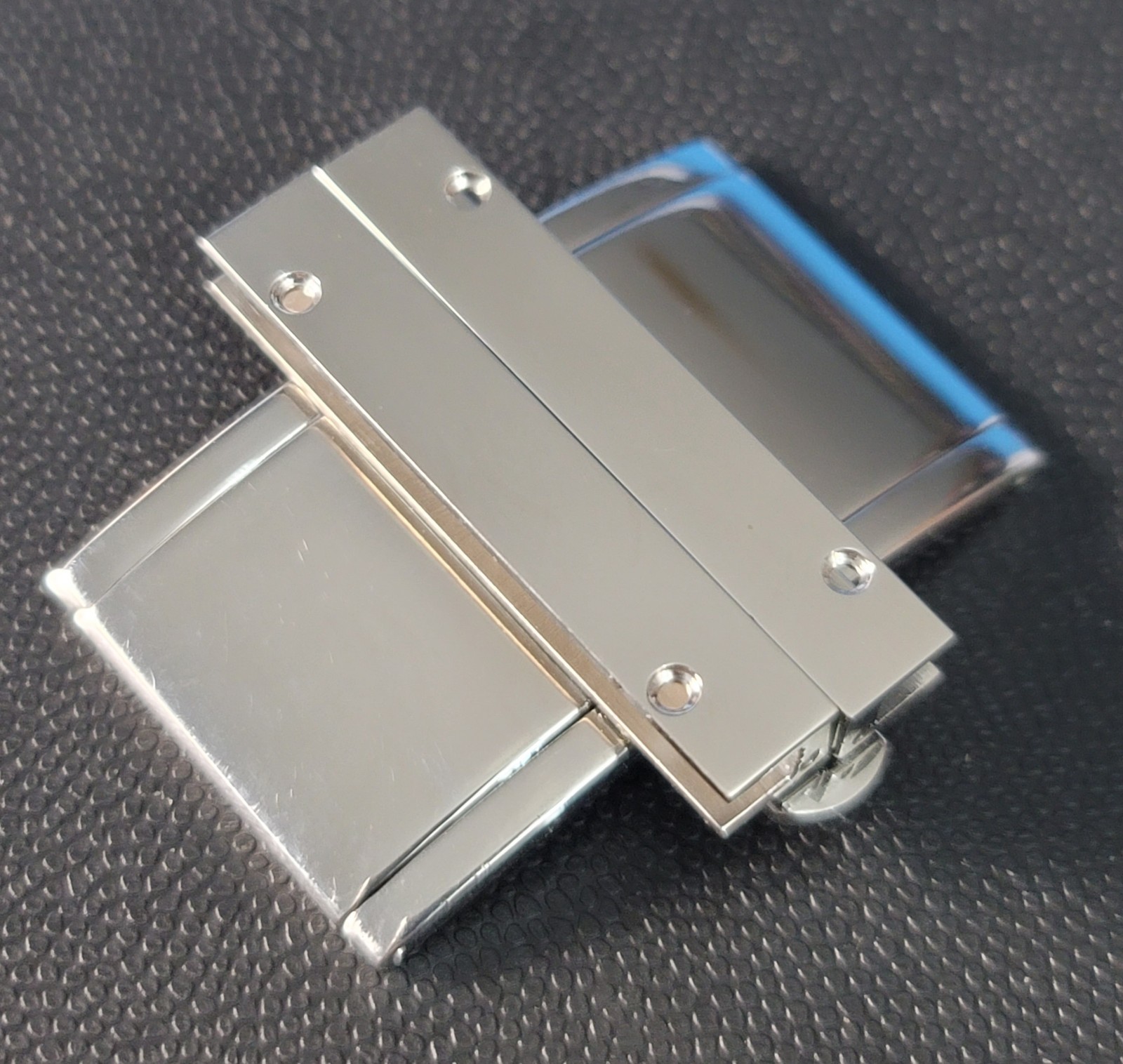 SB5: Genuine Gucci 34mm Stainless Deployant Clasp | OEM 164.7800.2S – NOS Sealed