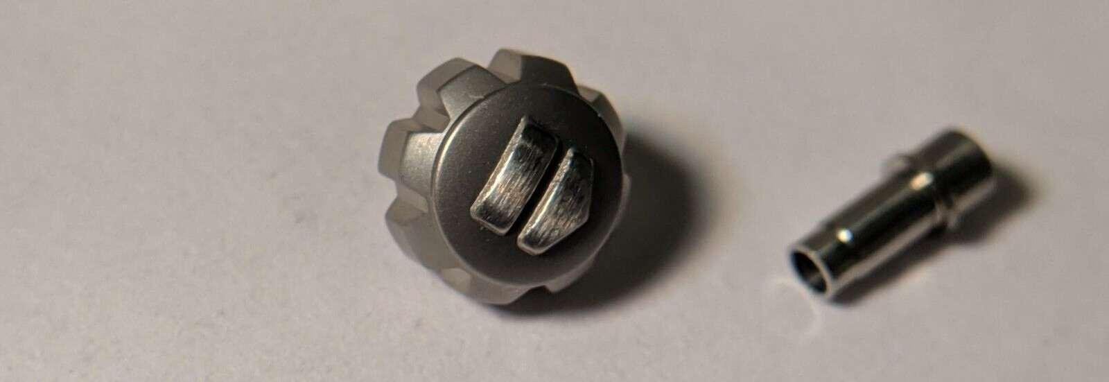 Unbranded Swiss Made crown for Formula 1, 7.8mm Screw w Tube NEW CAR-7801 WHITE