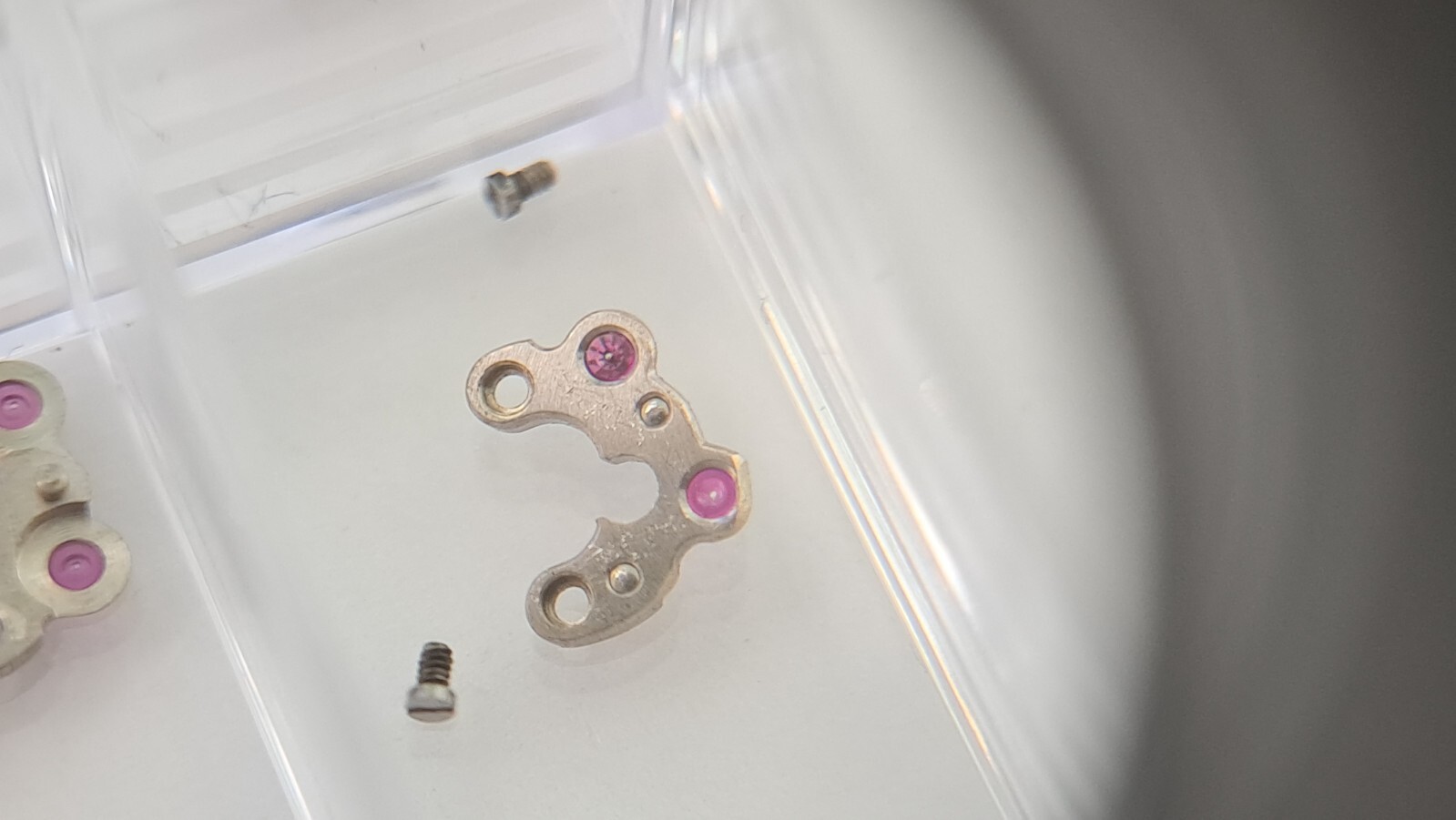 Longines 9L 25.17 Bridge and 2 SCREWS part small u-shaped FOR WATCH REPAIR