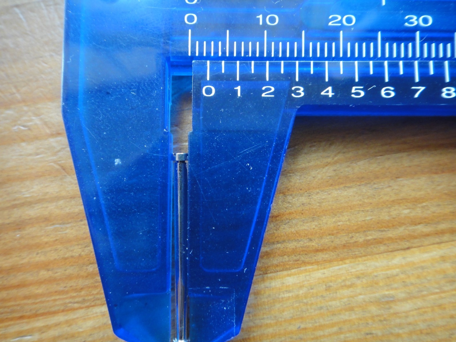 A Pair ORIS screw and bar pin Titanium 82675 Aquis 46mm 743-7664 small sec date