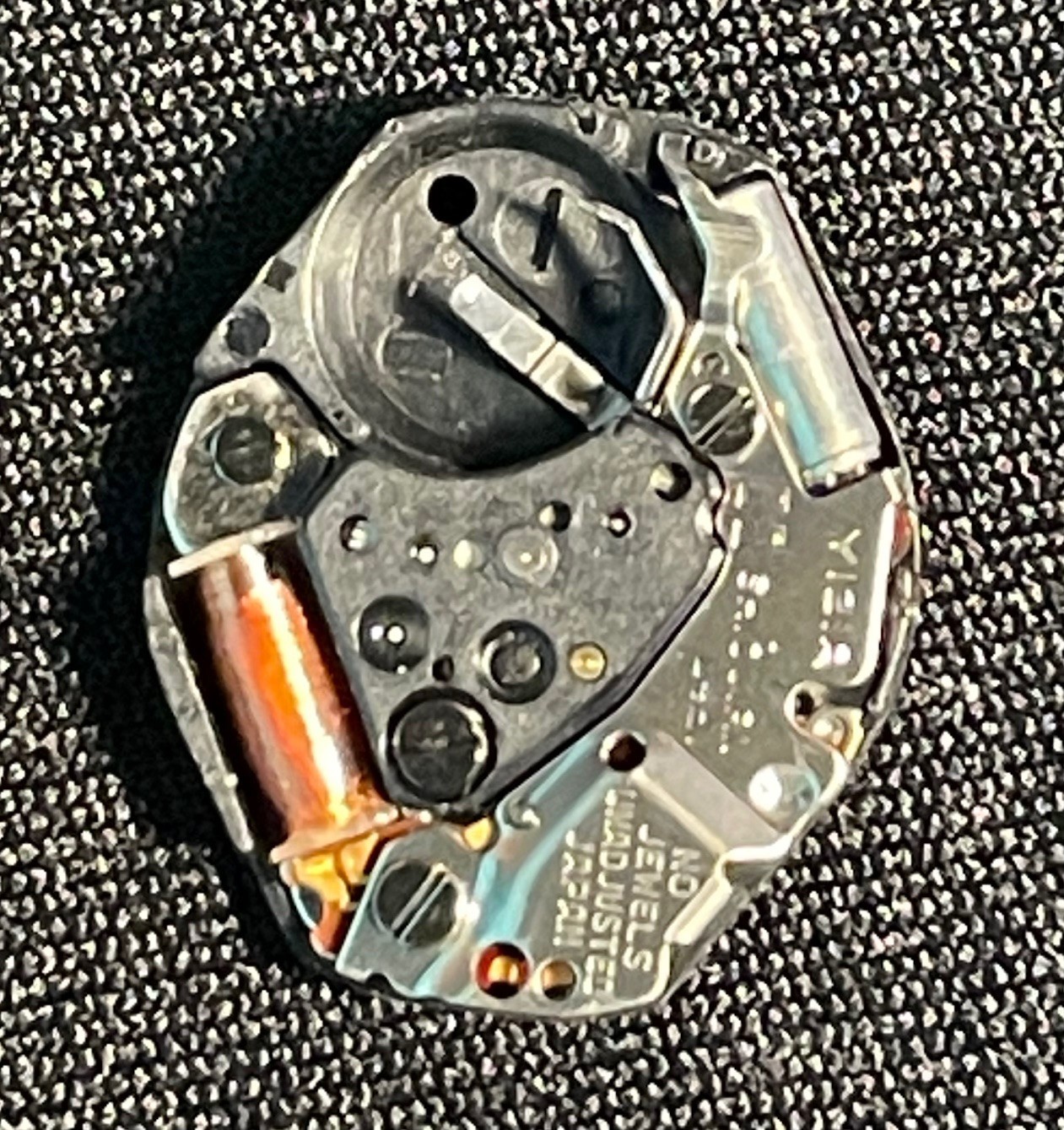 Y121A Seiko (Shiojiri) branded 3-hand Quartz Watch Movement