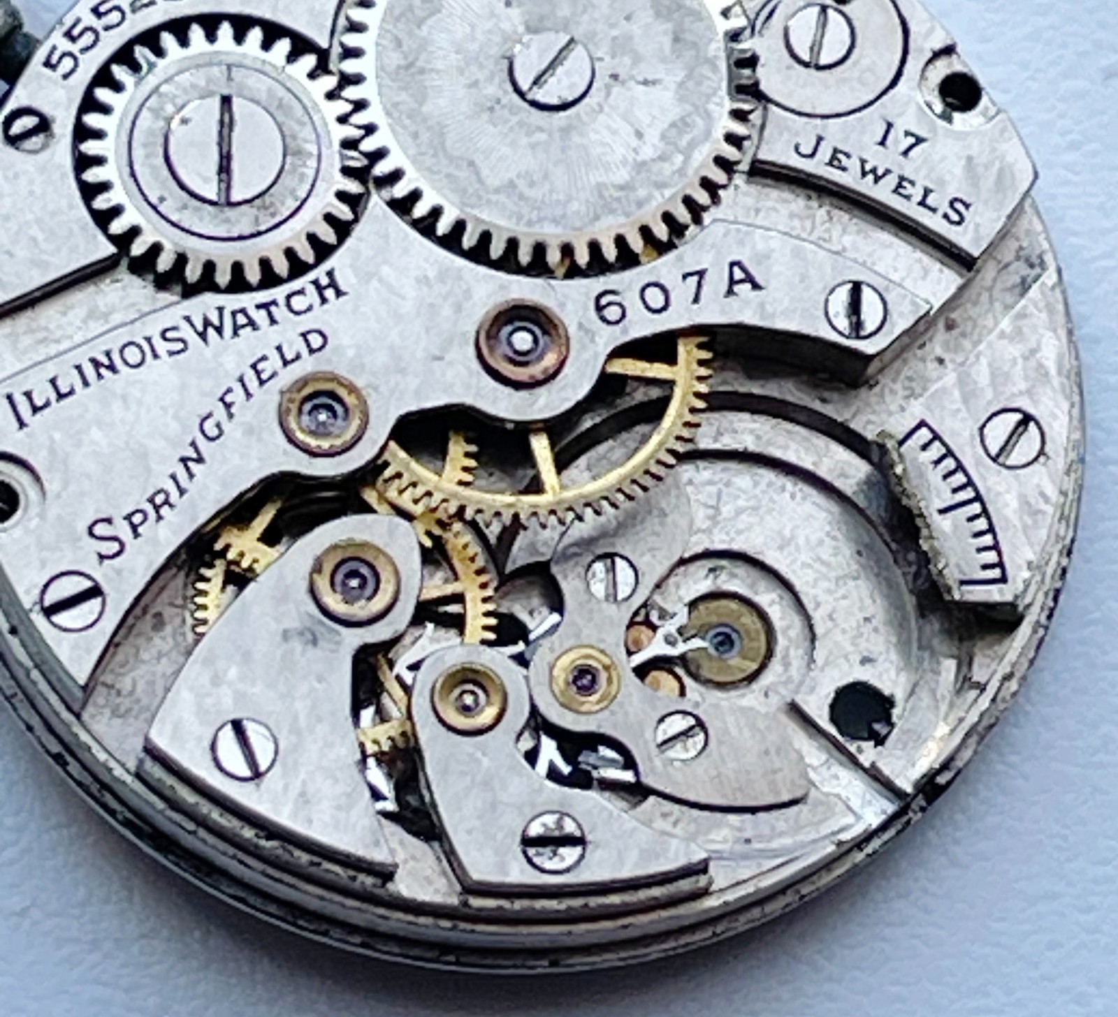 ILLINOIS 607A 17 Jewels Watch Movement 25mm Size For Parts Repair Vintage