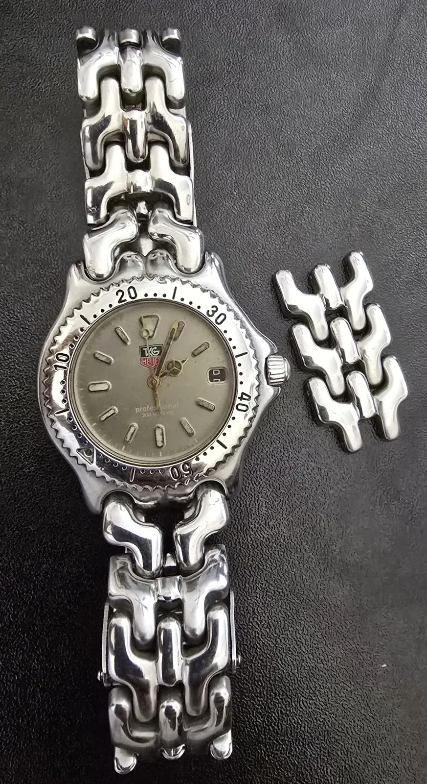 TAG HEUER PROFESSIONAL 200 QUARTZ Steel Watch. Ref: S95.206. Cal: 955.112