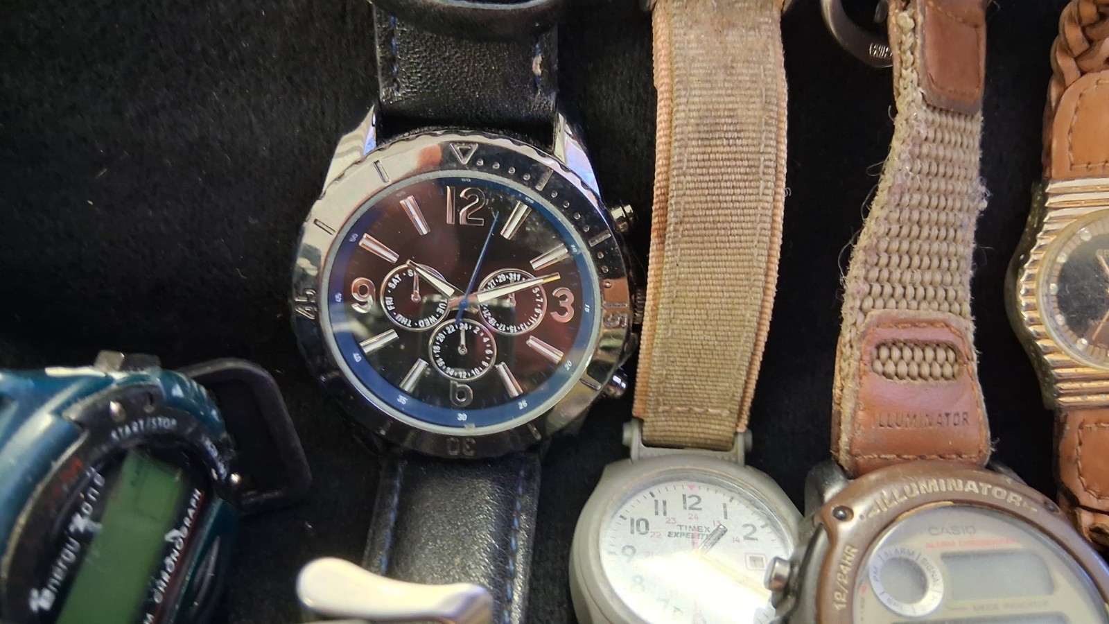 JUNK DRAWER VINTAGE WRISTWATCH LOT MIXED ASSORTMENT TIMEX CARRIAGE CASIO & MORE