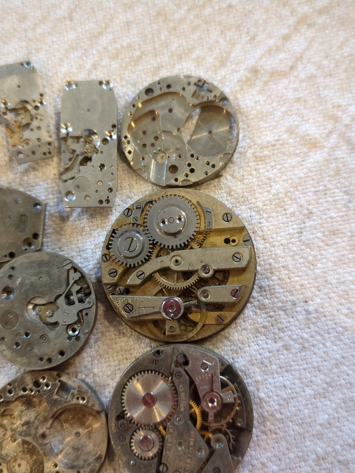 Lot Of 39 Assorted Vintage Watch Movement Parts. See the Pictures. 6.6 Ounces!!