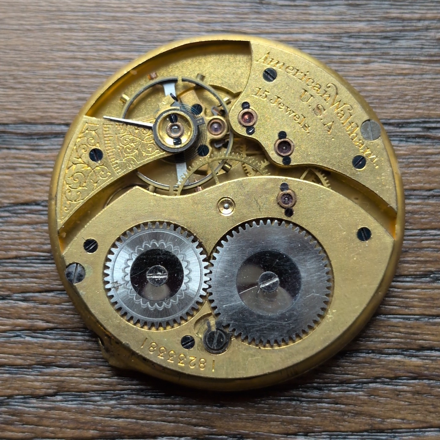 Waltham 15 Jewels Pocket Watch Movement Good Balance (AT33)