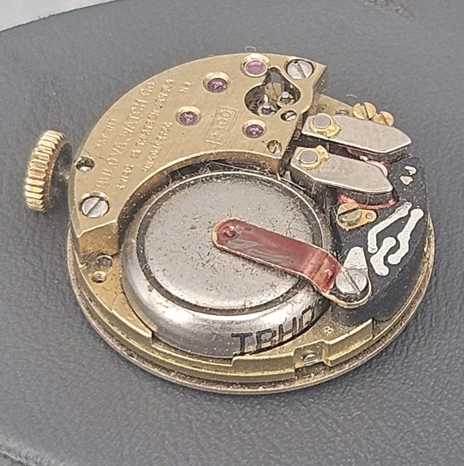 Bulova Accutron Cal. 2300 Tuning Fork watch movement, Dial, & Winder For Repair