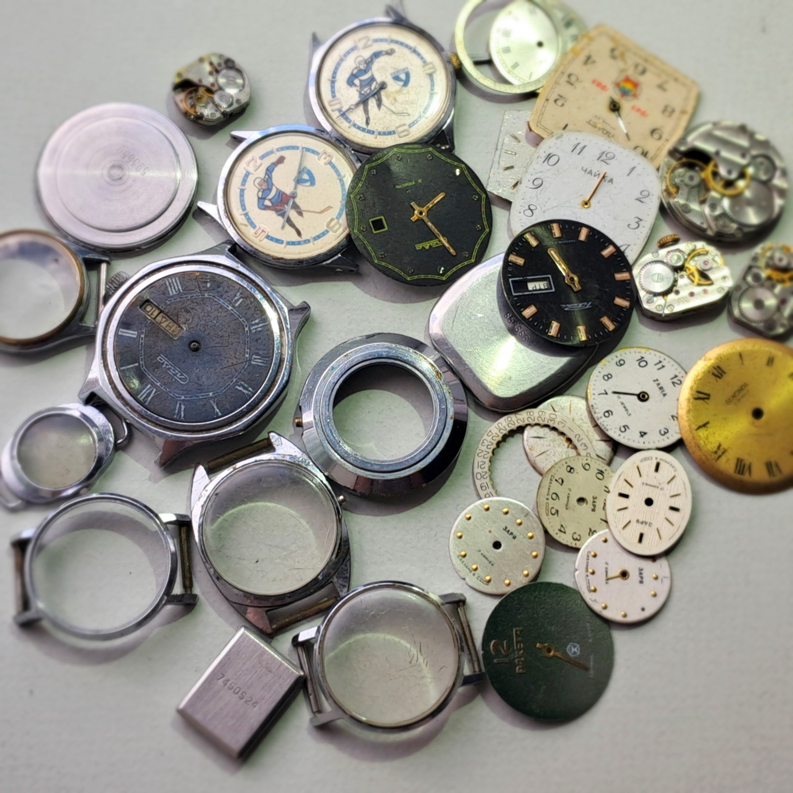 Vintage Soviet Watch Parts Lot 190g Cases Dials Movements Zarya Raketa Chaika