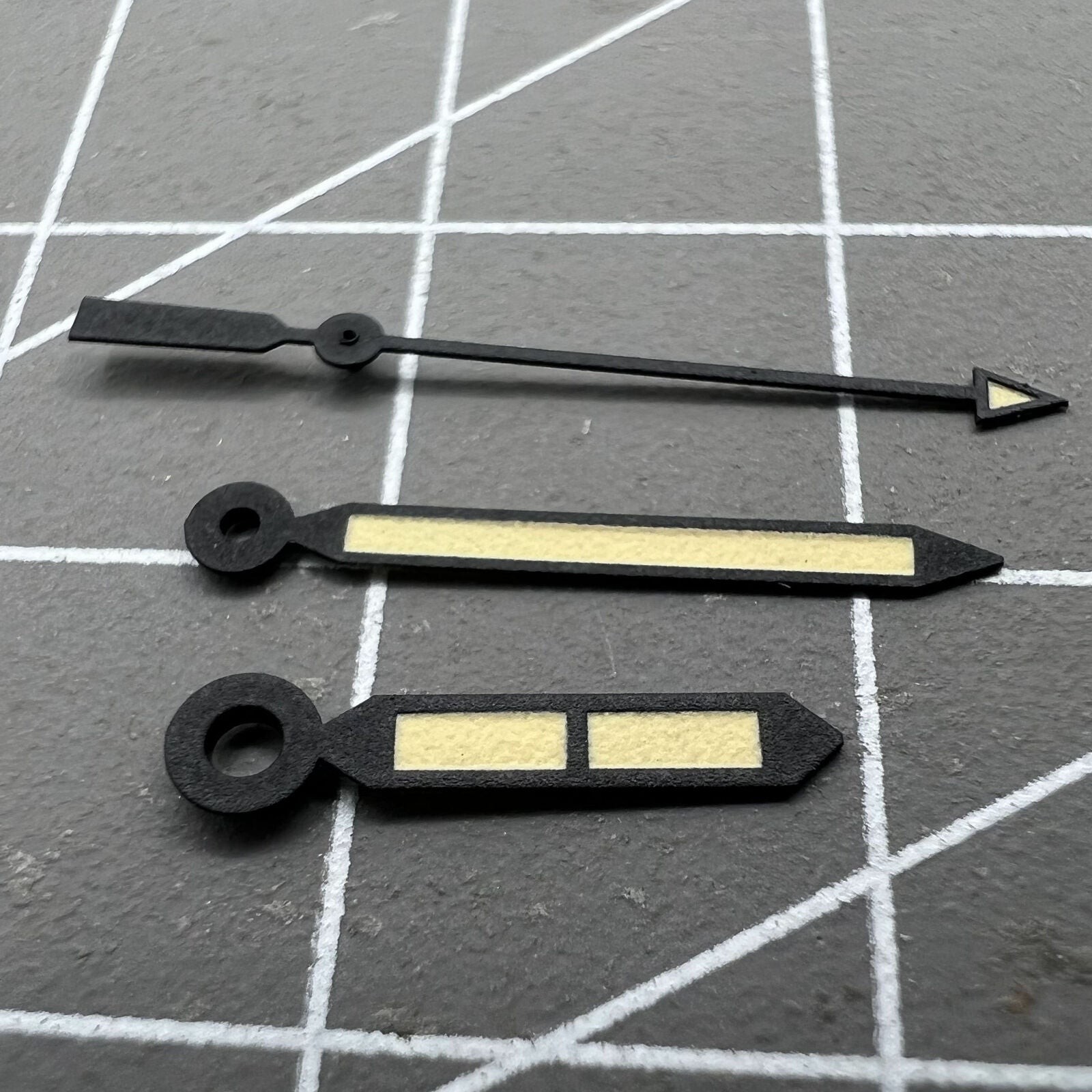 2 Sets Green Lume Black Trim Yellow Painted Arrow Shape Watch Hands for NH35 36