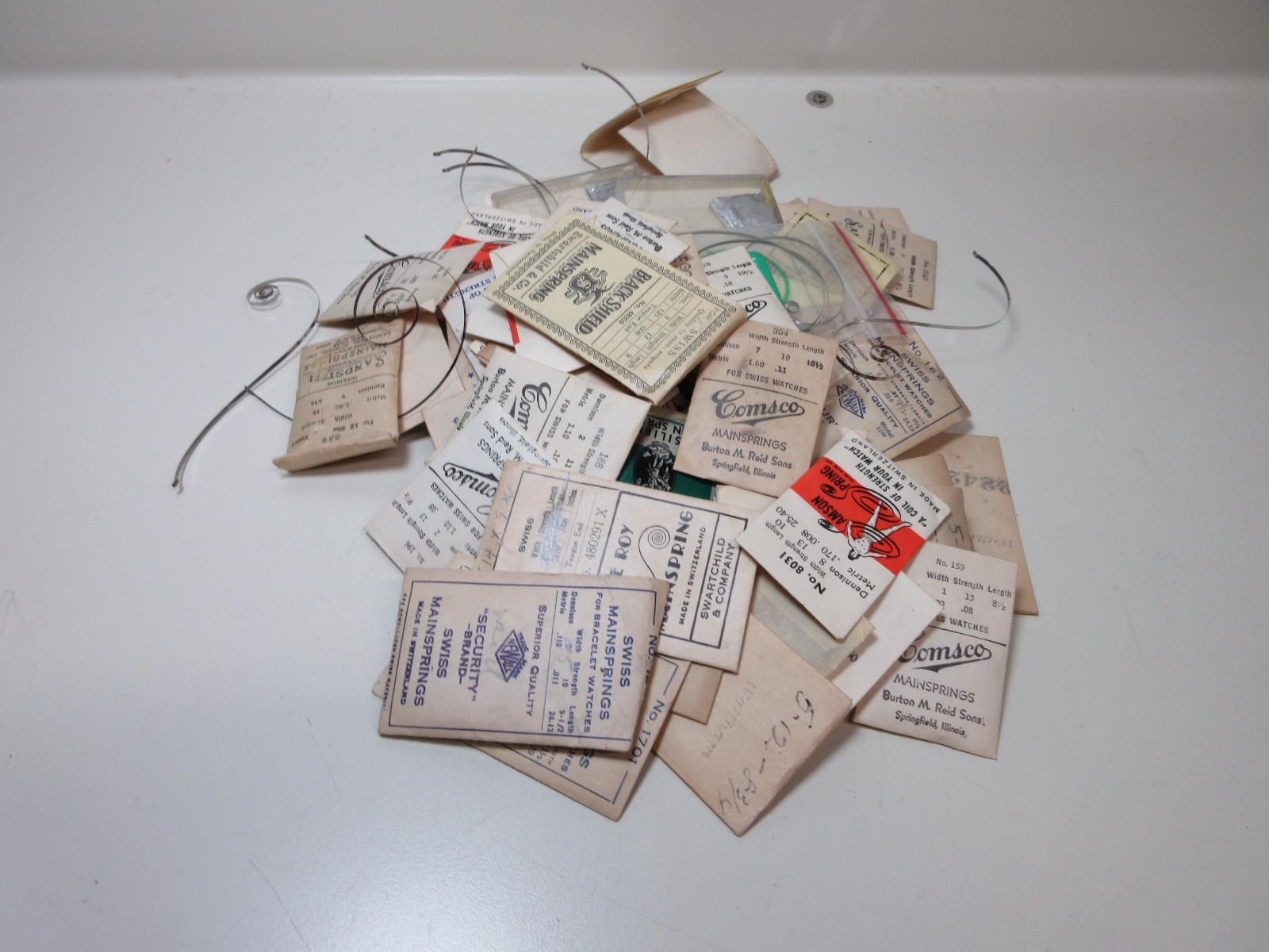 VINTAGE LOT OF 75 WATCH MAIN SPRINGS WATCHMAKER REPLACEMENT PARTS ASSORTED # 14
