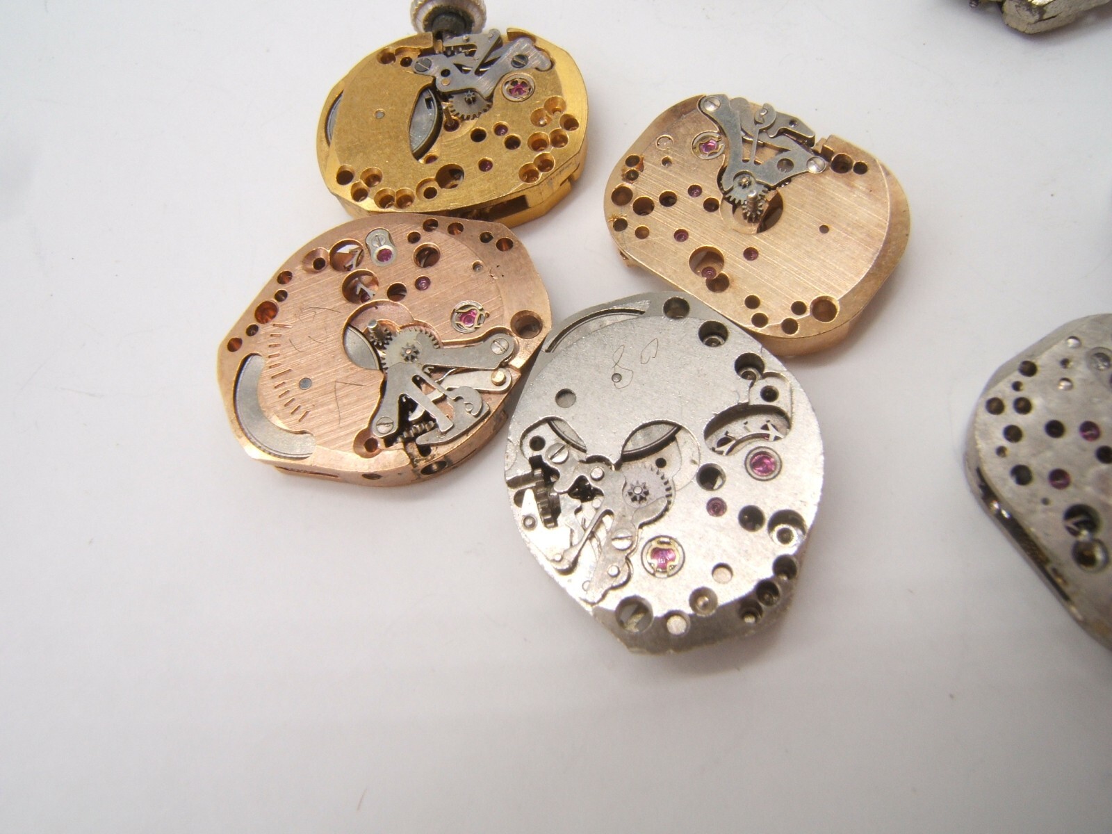 13 SMALL WOMEN’S WATCH MOVEMENTS PARTS REPAIR MECHANICAL WIND UP (LOT AB)