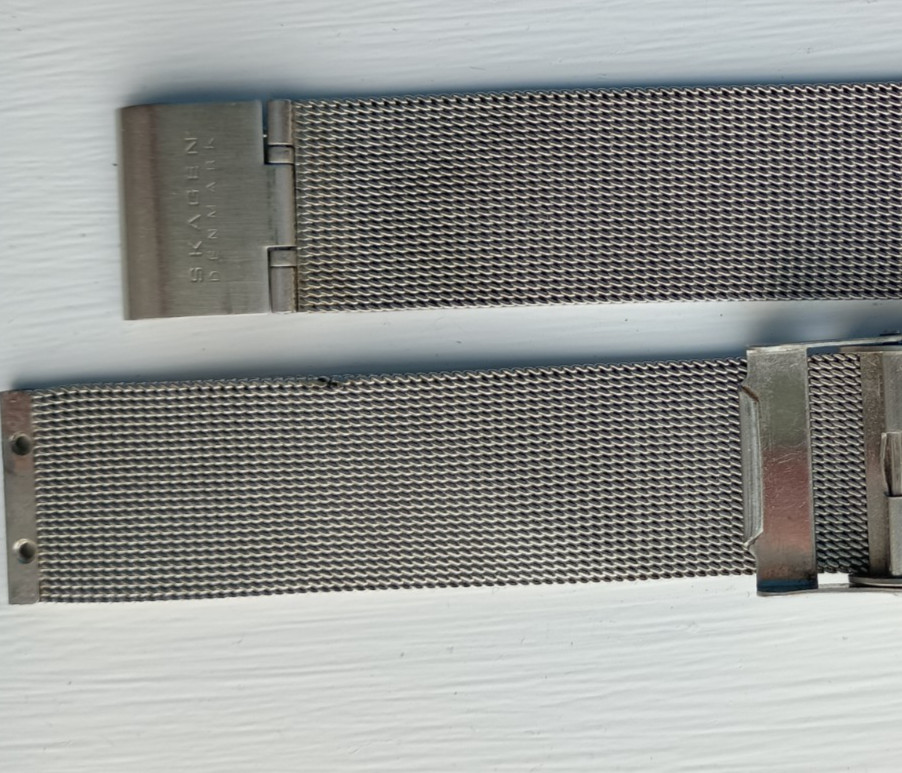 SKARGEN – Men’s Wristwatch – Salvaged – STEEL WATCH STRAP & 4 SCREWS – 17.5mm