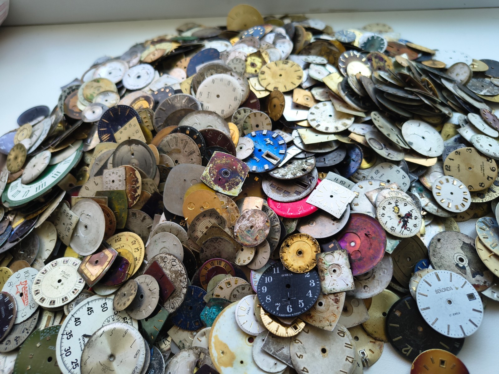 100pc Vintage Watch Dials Lot Mixed Men Women Steampunk Art Craft Repair Parts