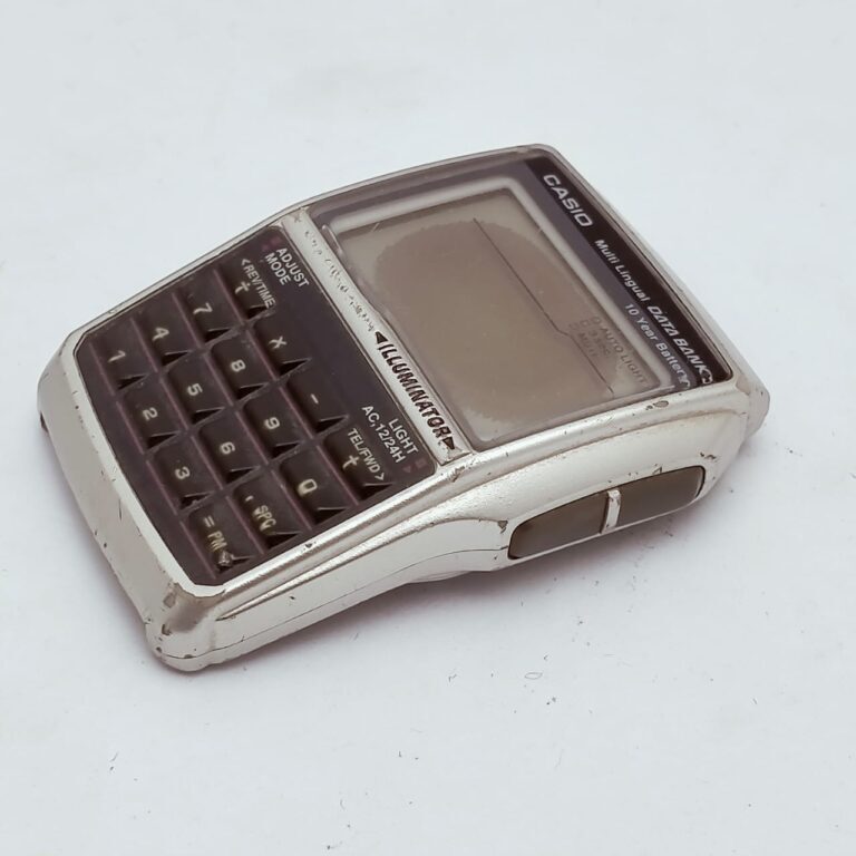 Casio WBD-32 Illuminator Calculator 2888 Vintage Watch For Parts