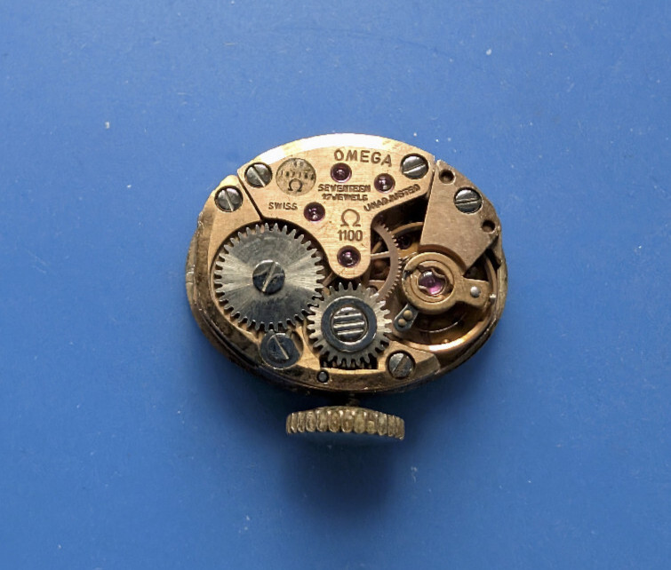 VINTAGE LADIES OMEGA 1100 WRISTWATCH MOVEMENT RUNNING