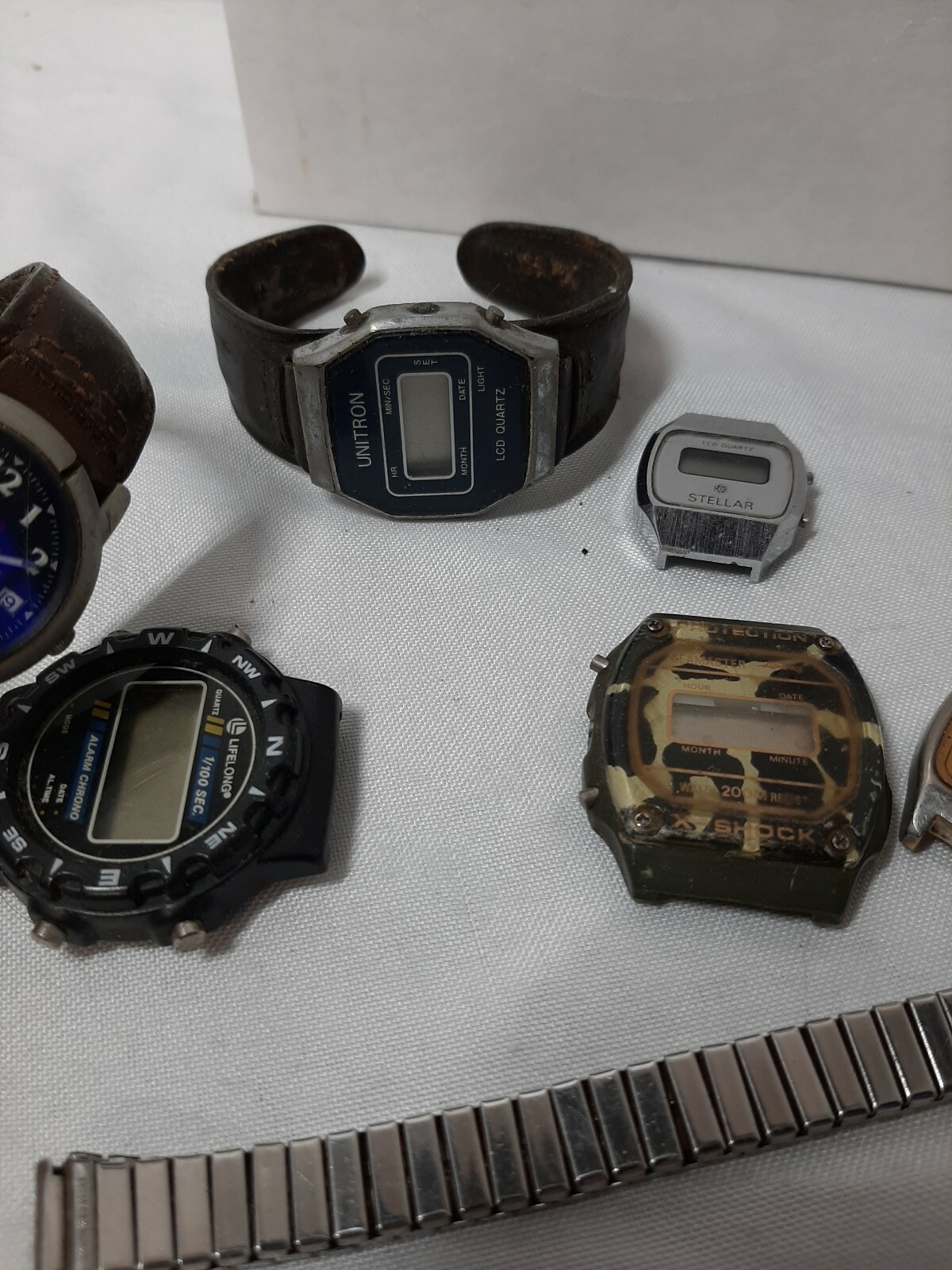 LOT OF VINTAGE WATCH PARTS bands and more timex stellar unitron