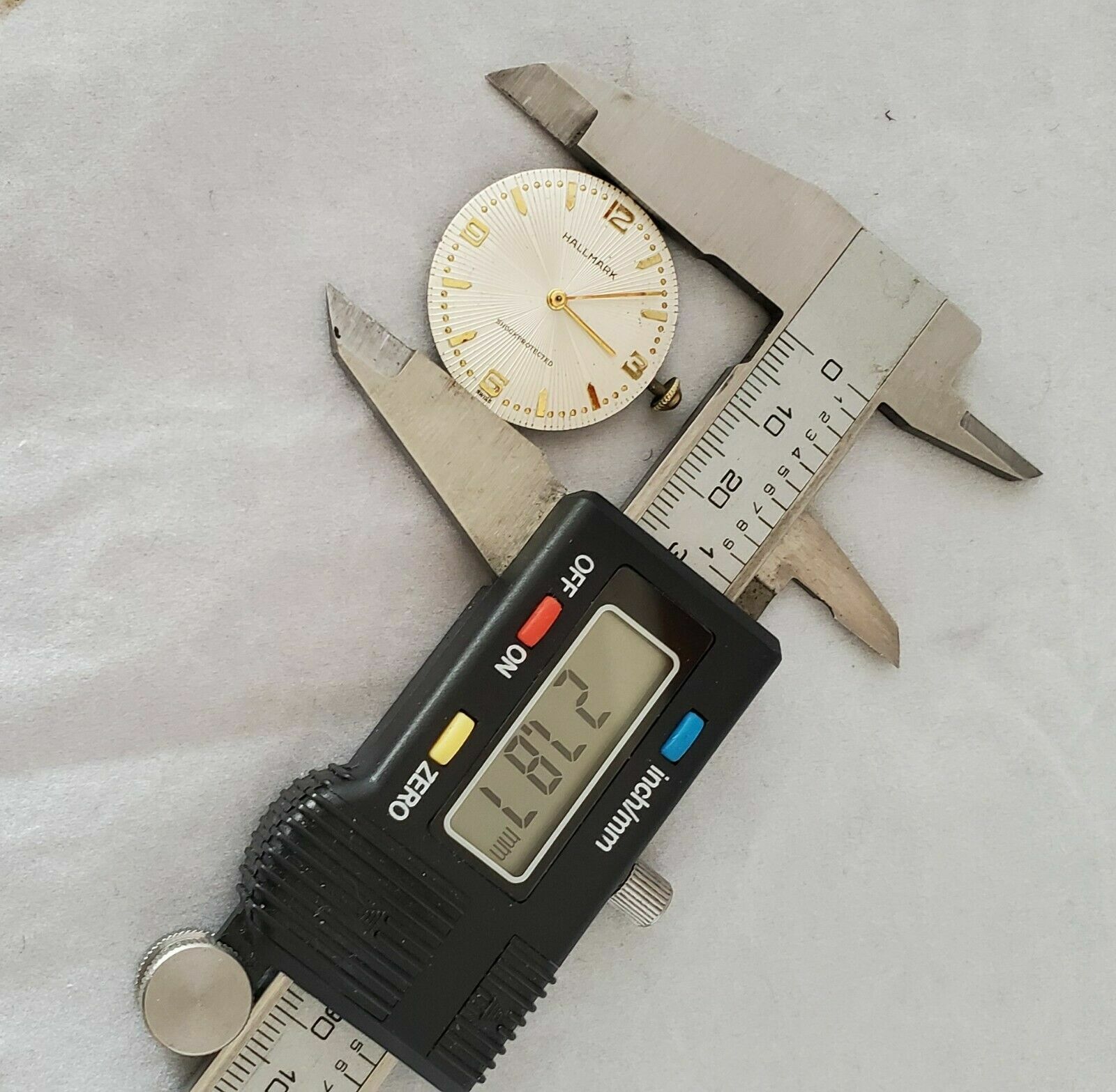 Vintage Hallmark Manual Wind Watch movement SWISS 17 Jewels