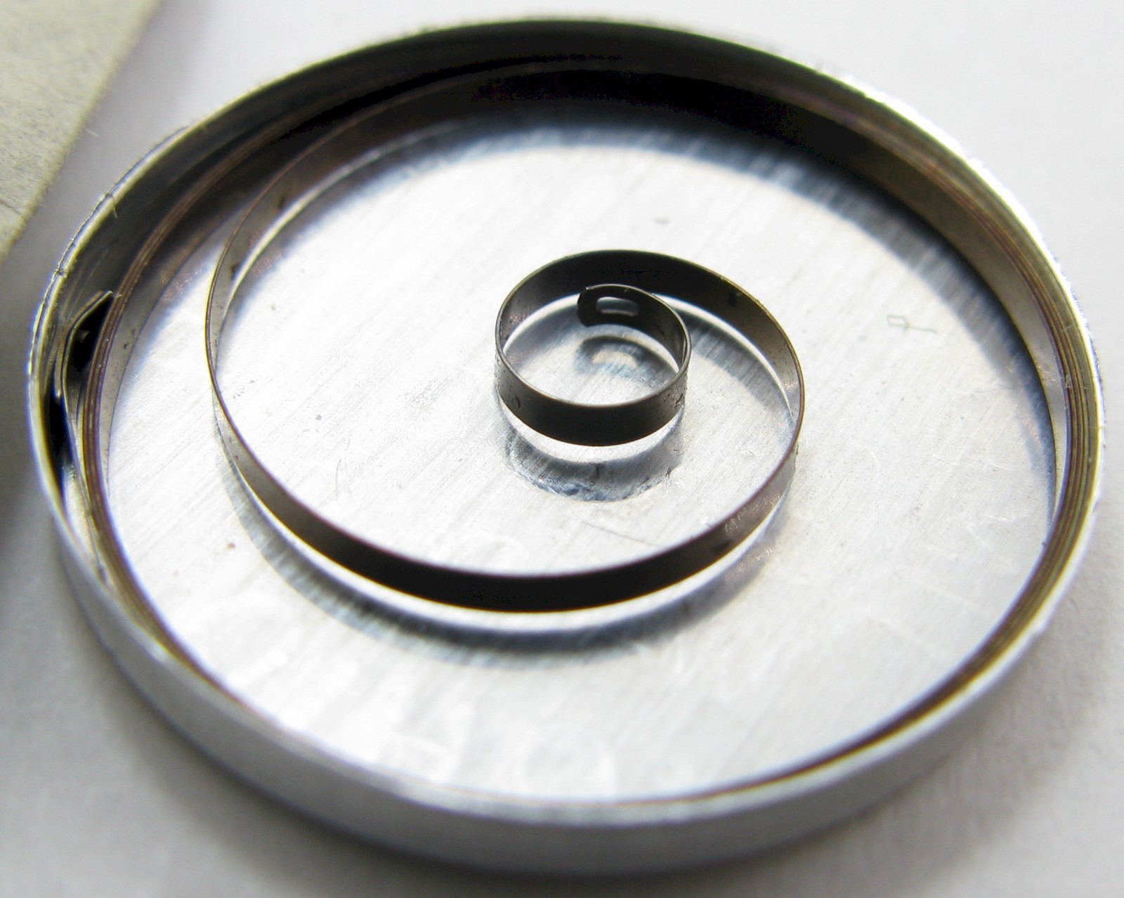Gruen 370 watch part: one blue mainspring #770