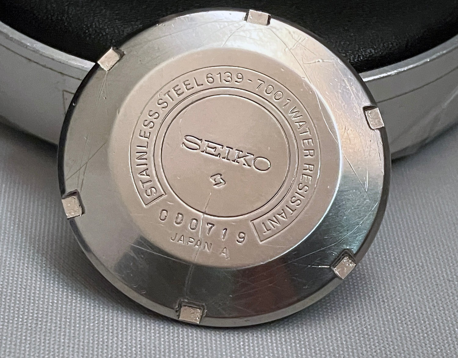 Seiko 6139-7001 WATER RESISTANT Screw-on Case Back 1970/D
