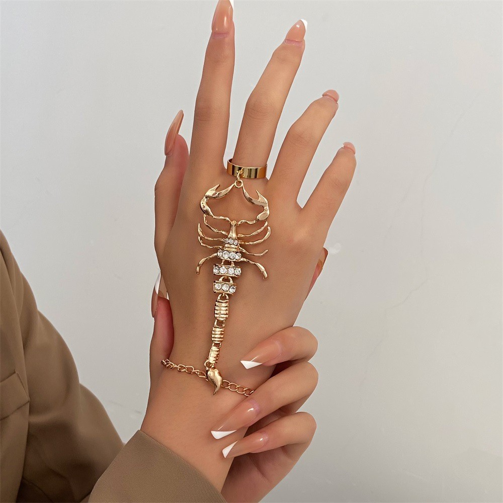 Women Shinny Gold Scorpion Hand Chains Slave Bracelet Ring Fashion Jewelry
