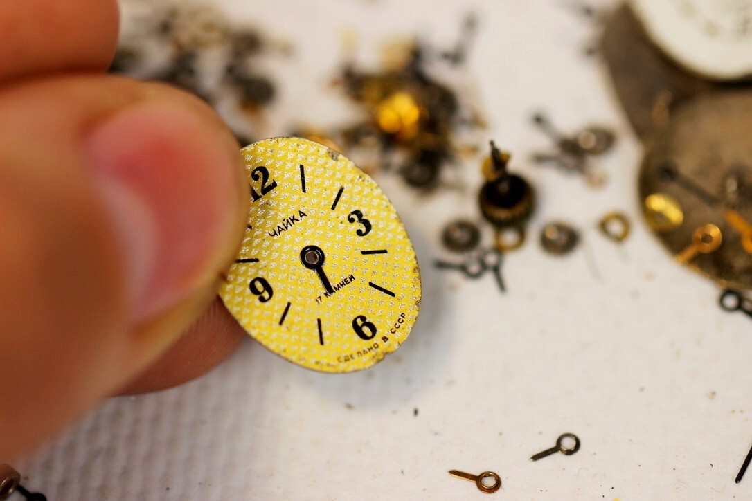 Lot of Vintage Watch Parts – Dials, Gears, Hands – 102g for Repair or Steampunk