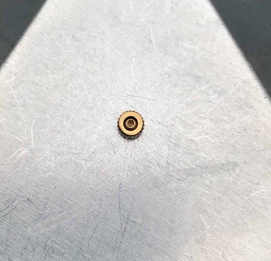 Vacheron Yellow Gold Crown 18K, 3.50 X 1.60, T 0.90, NOS (10C8)