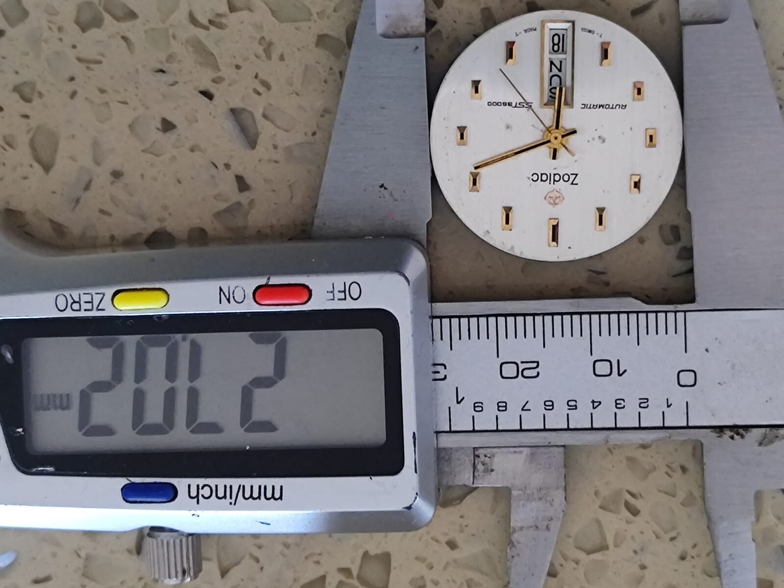 ZODIAC 86 incomplete movment With Dial Good Balance fit for zodiac 76 Used