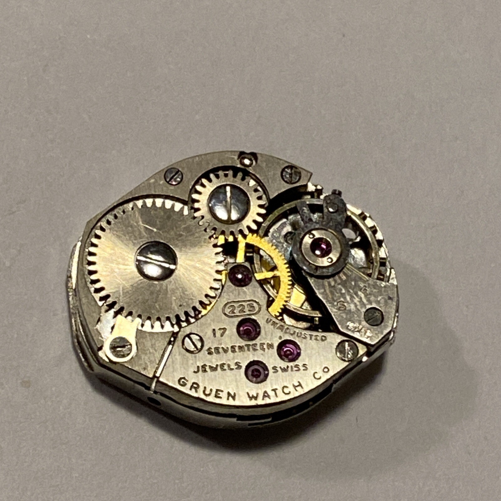 Gruen Precision Caliber ￼225 Movement 17 Jewel For Parts Good Staff￼￼￼