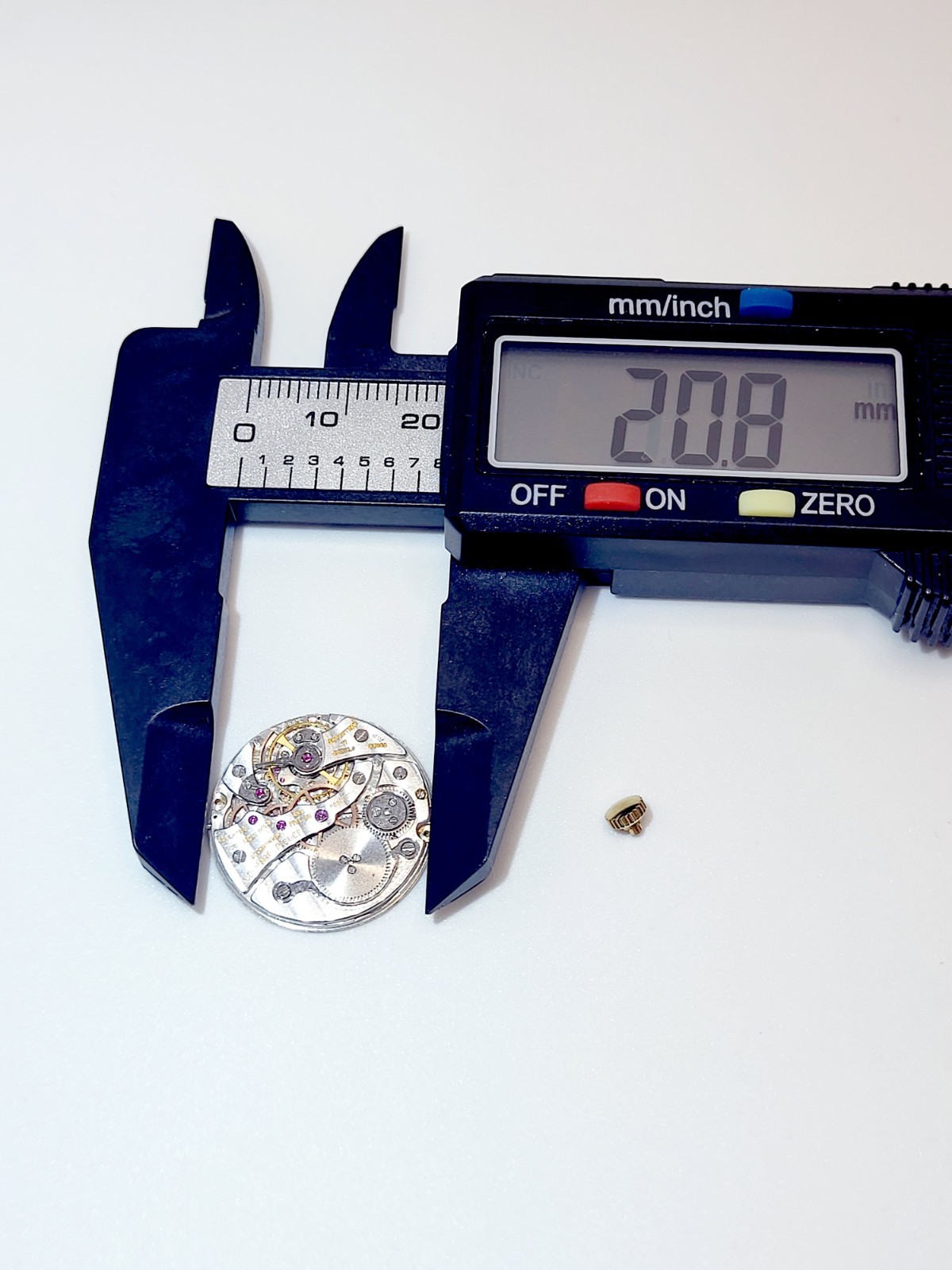 Genuine Audemars Piguet Cal 2001 Movement 18K Gold Witht Crown Hands For Parts