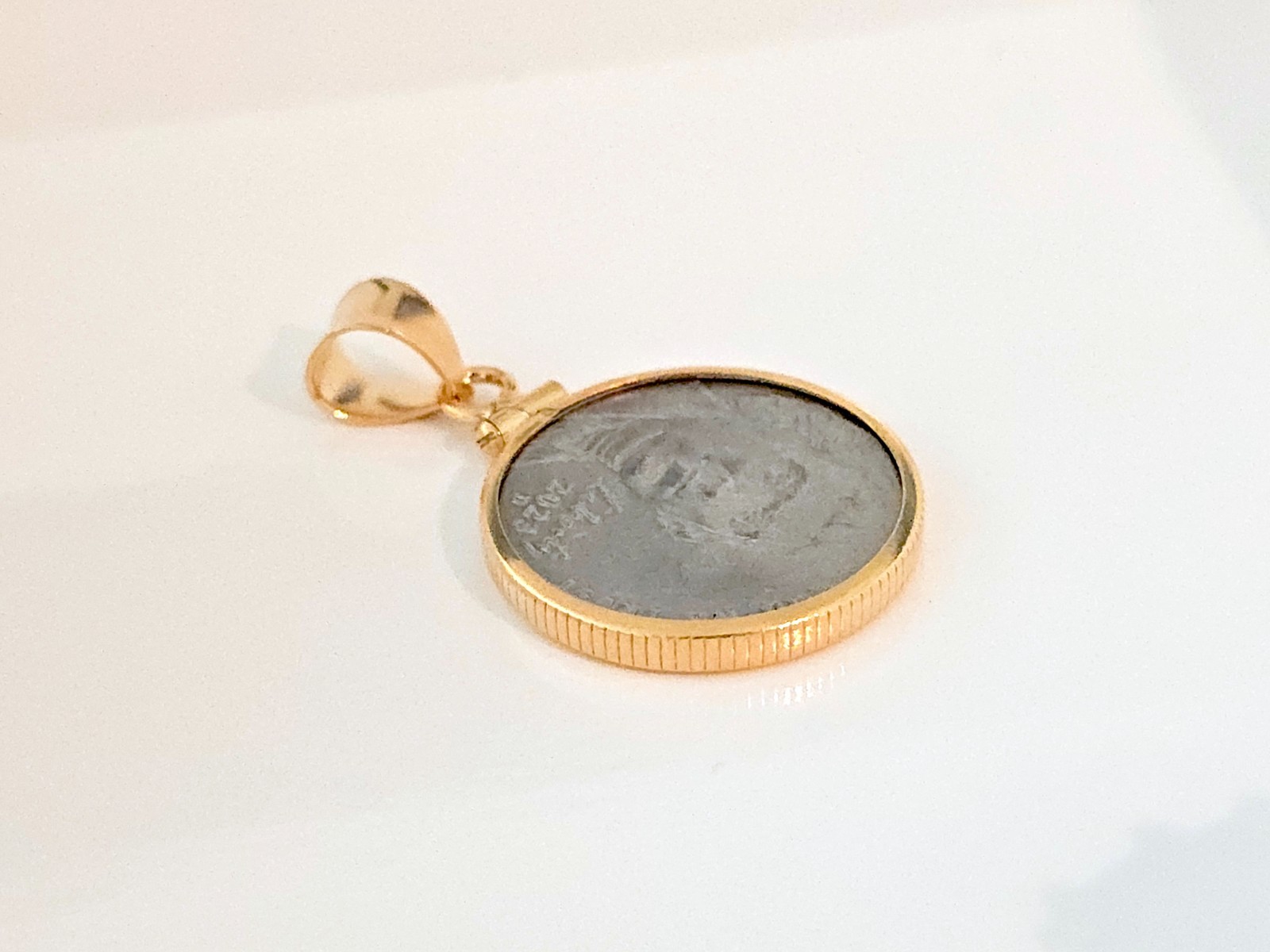 14K Gold Filled Screw Top Coin Edge Bezel for 21mm Nickel 5 Cent Coins